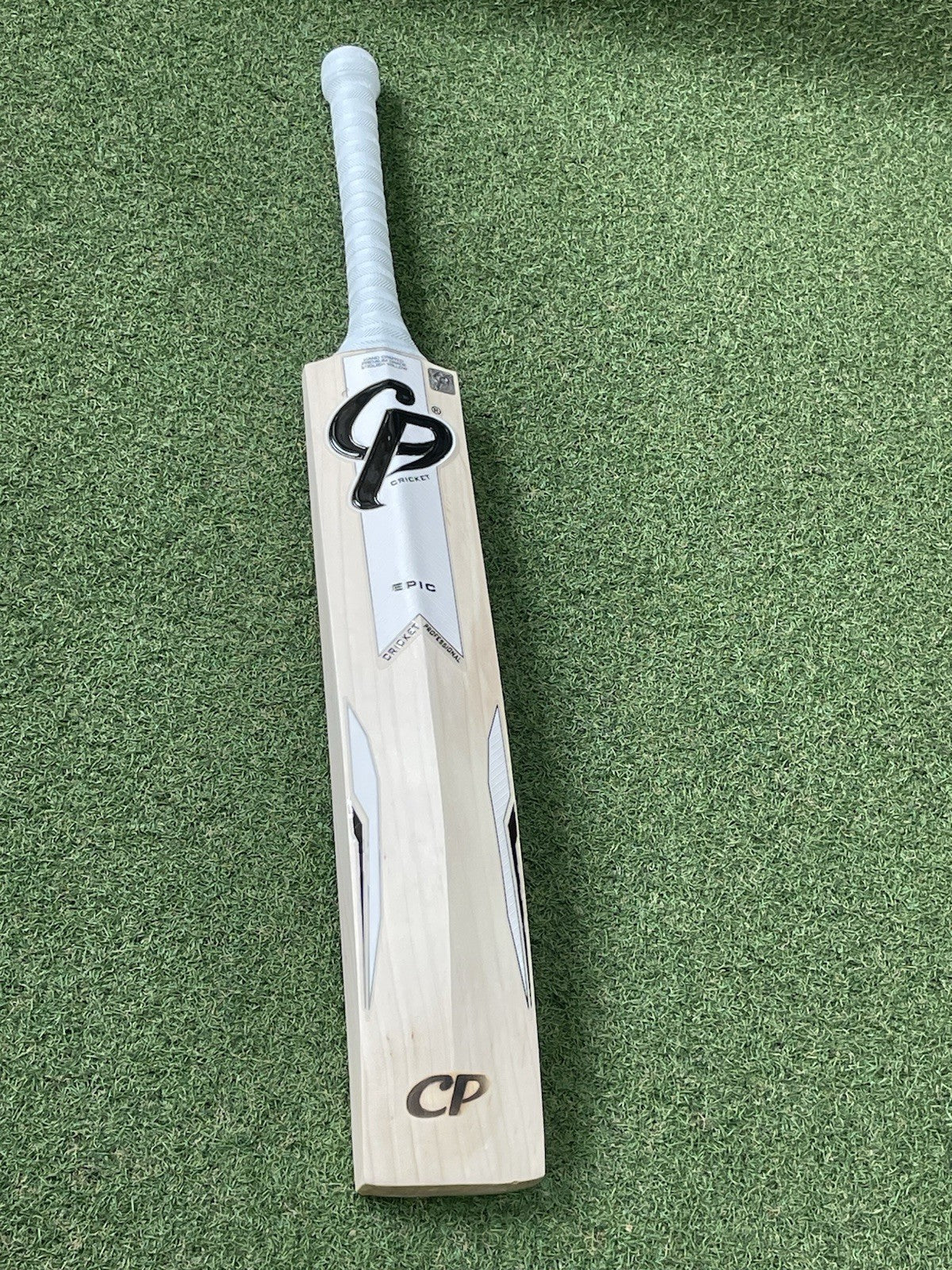 CP Epic Player Grade Cricket Bat - Brand New- 2lb 9oz - Lovely Ping! Exclusive