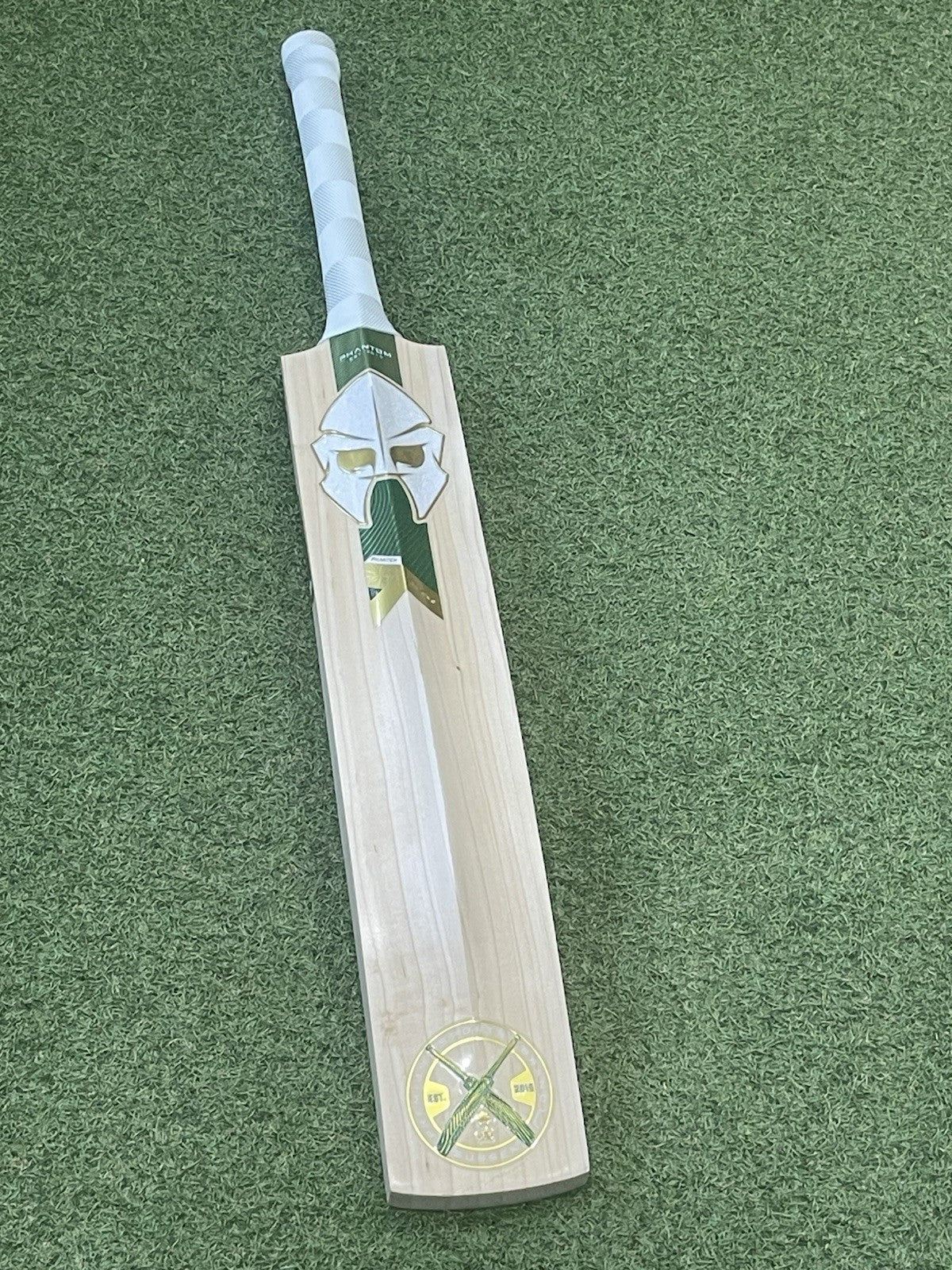 Phantom Enigma Player Junior Harrow Size Cricket Bat - 2lb 4oz - Brand New!