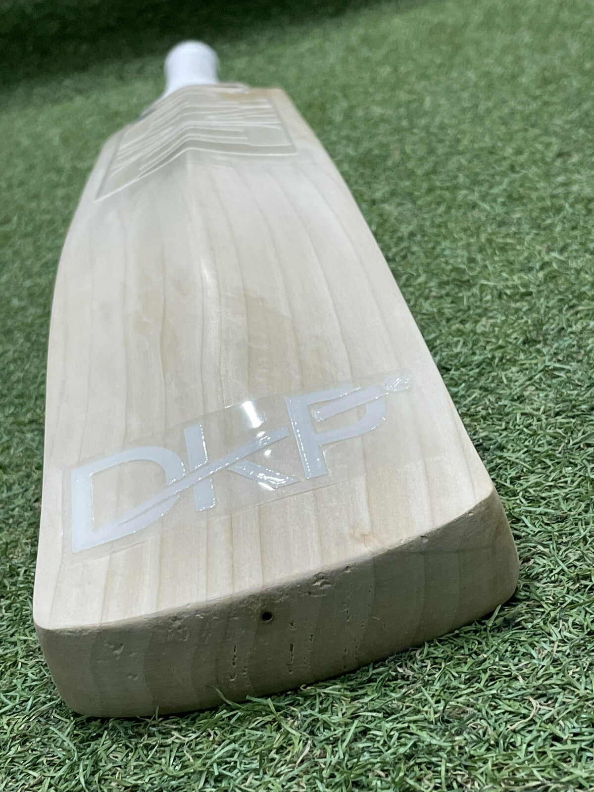 DKP Air Cricket Bat - Brand New - 2lb 10oz - Stunning Grains! Exclusive!