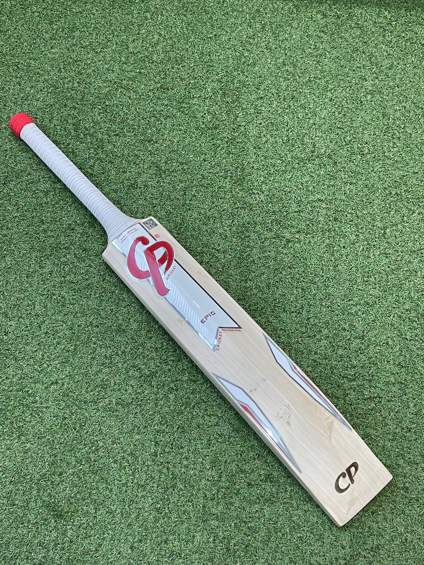 CP Epic Grade 2 Cricket Bat (2lb 9oz)