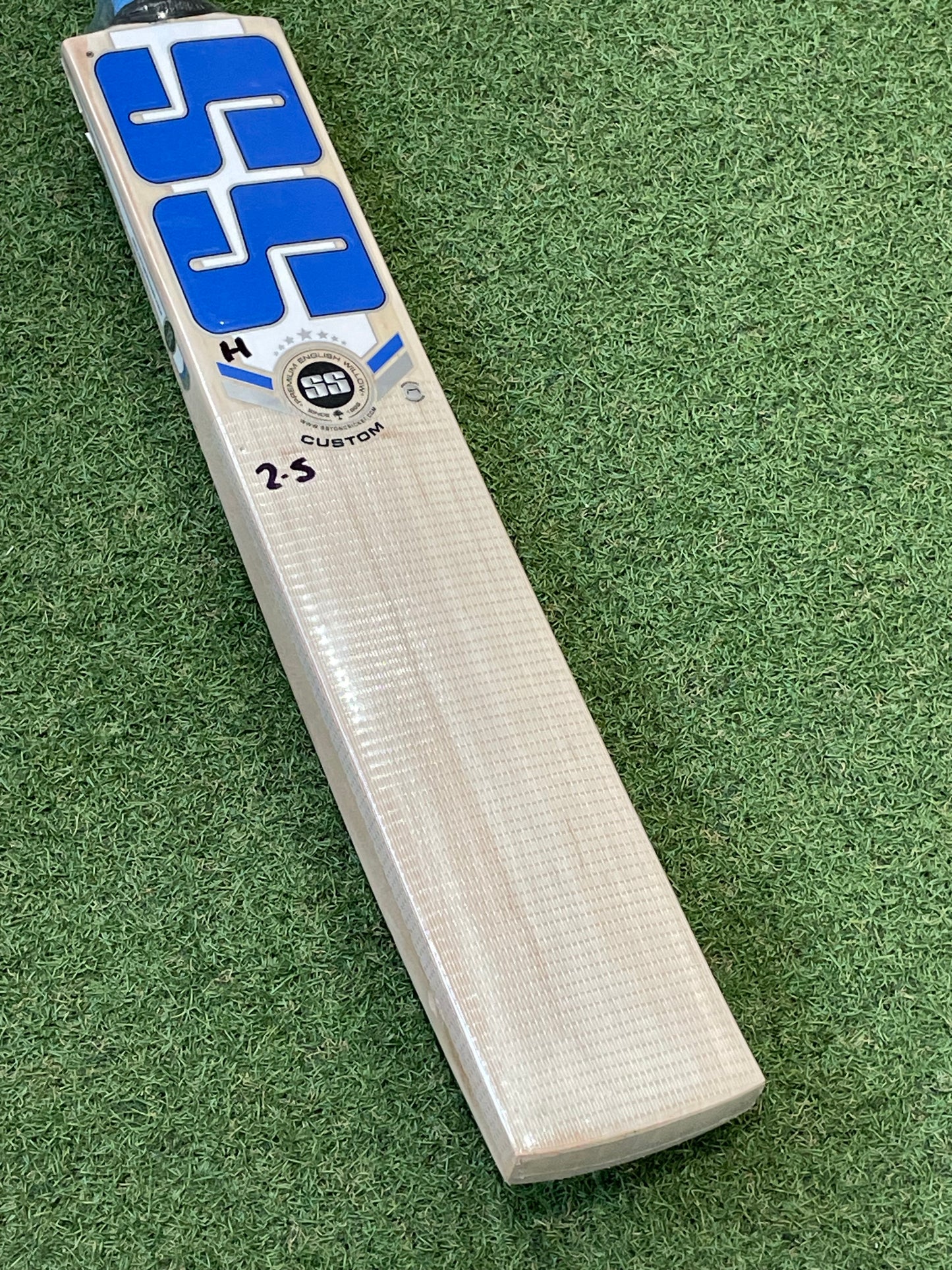 SS Ton Custom Harrow Junior Size Cricket Bat (2lb 5oz)