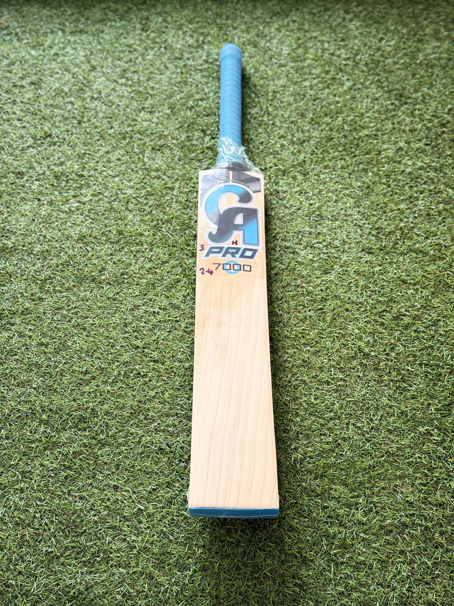 CA Pro 7000 Harrow Junior Cricket Bat (2lb 4oz)