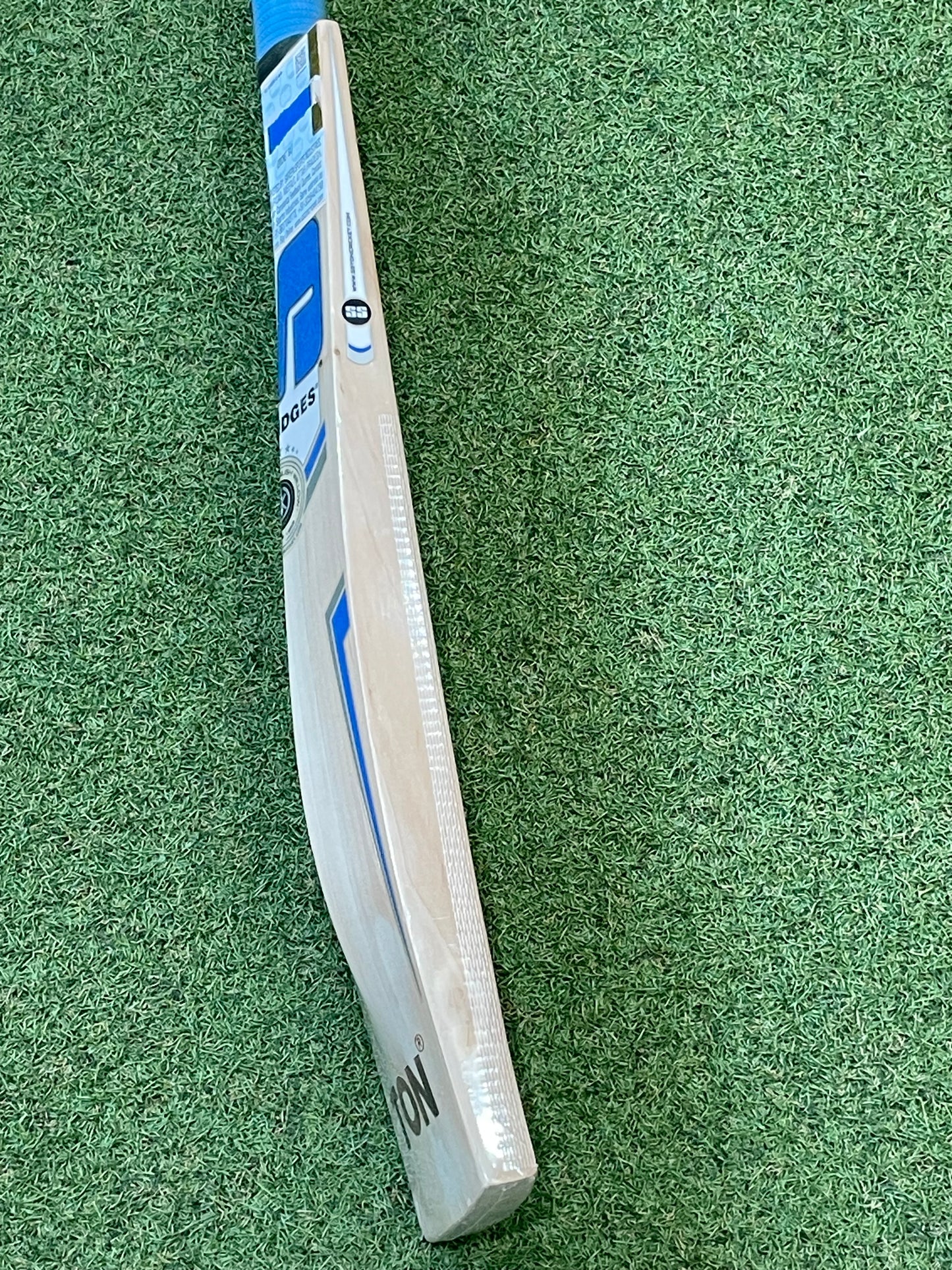 SS Ton Custom Harrow Junior Size Cricket Bat (2lb 5oz)