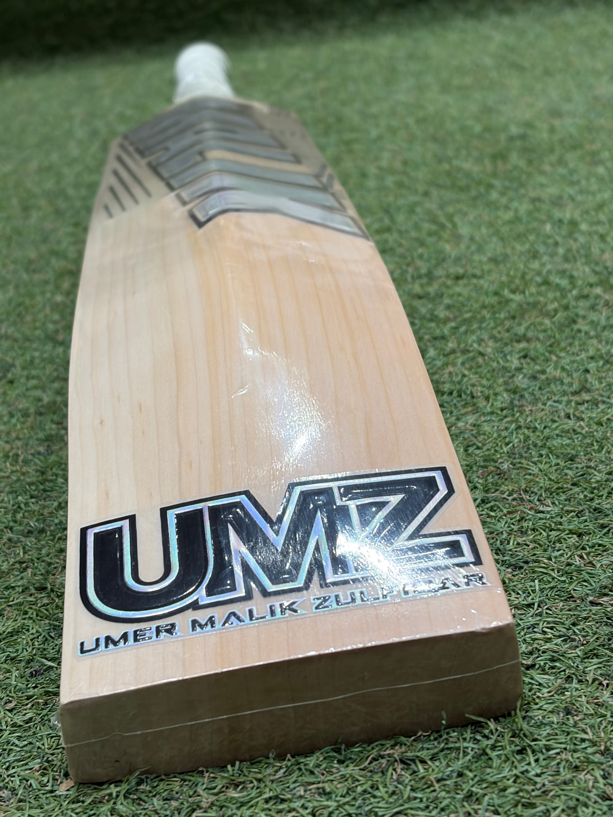 MB Malik Game Changer Players Cricket Bat (2lb 10oz)