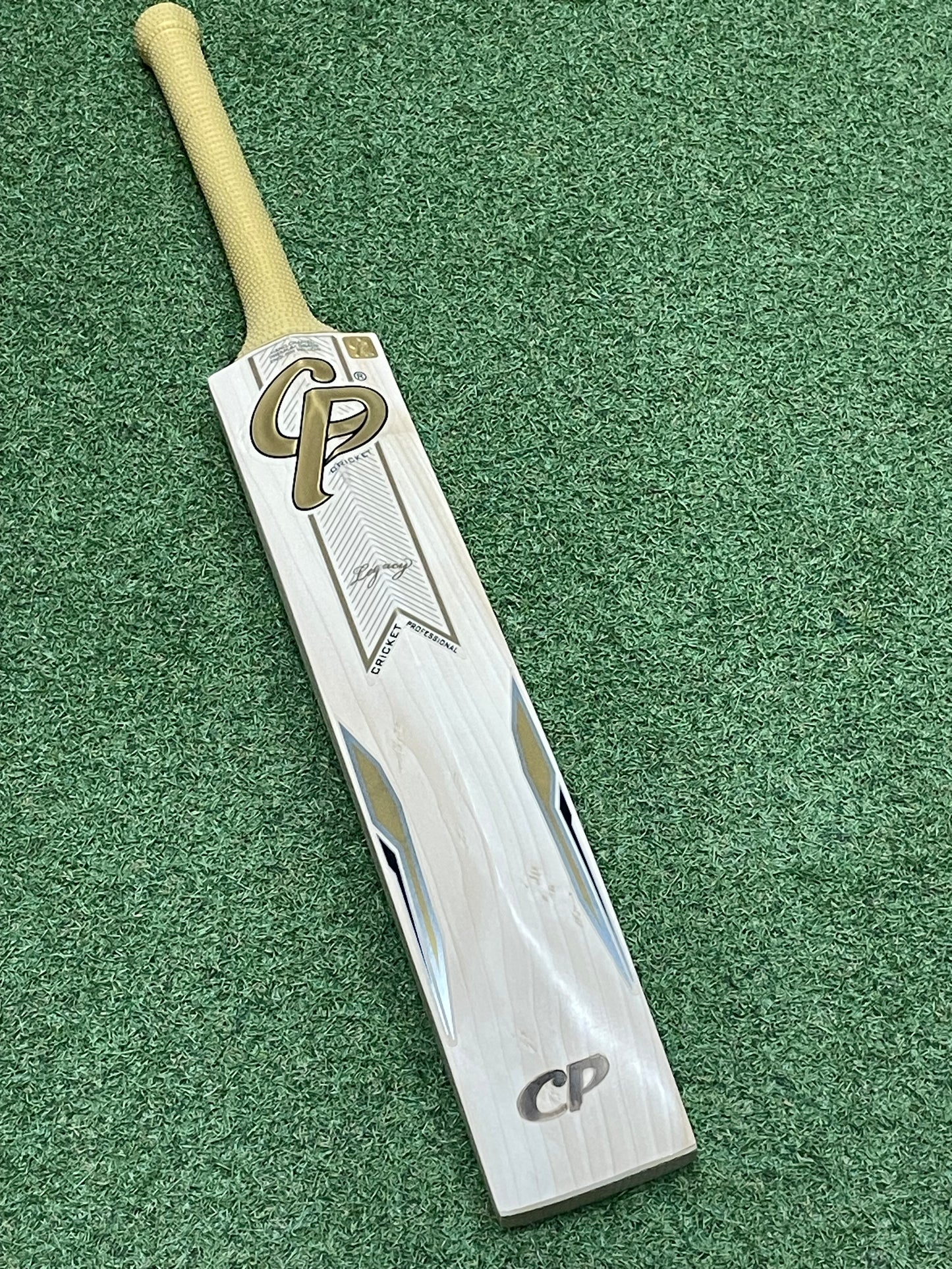 CP Legacy Cricket Bat (2lb 10oz)