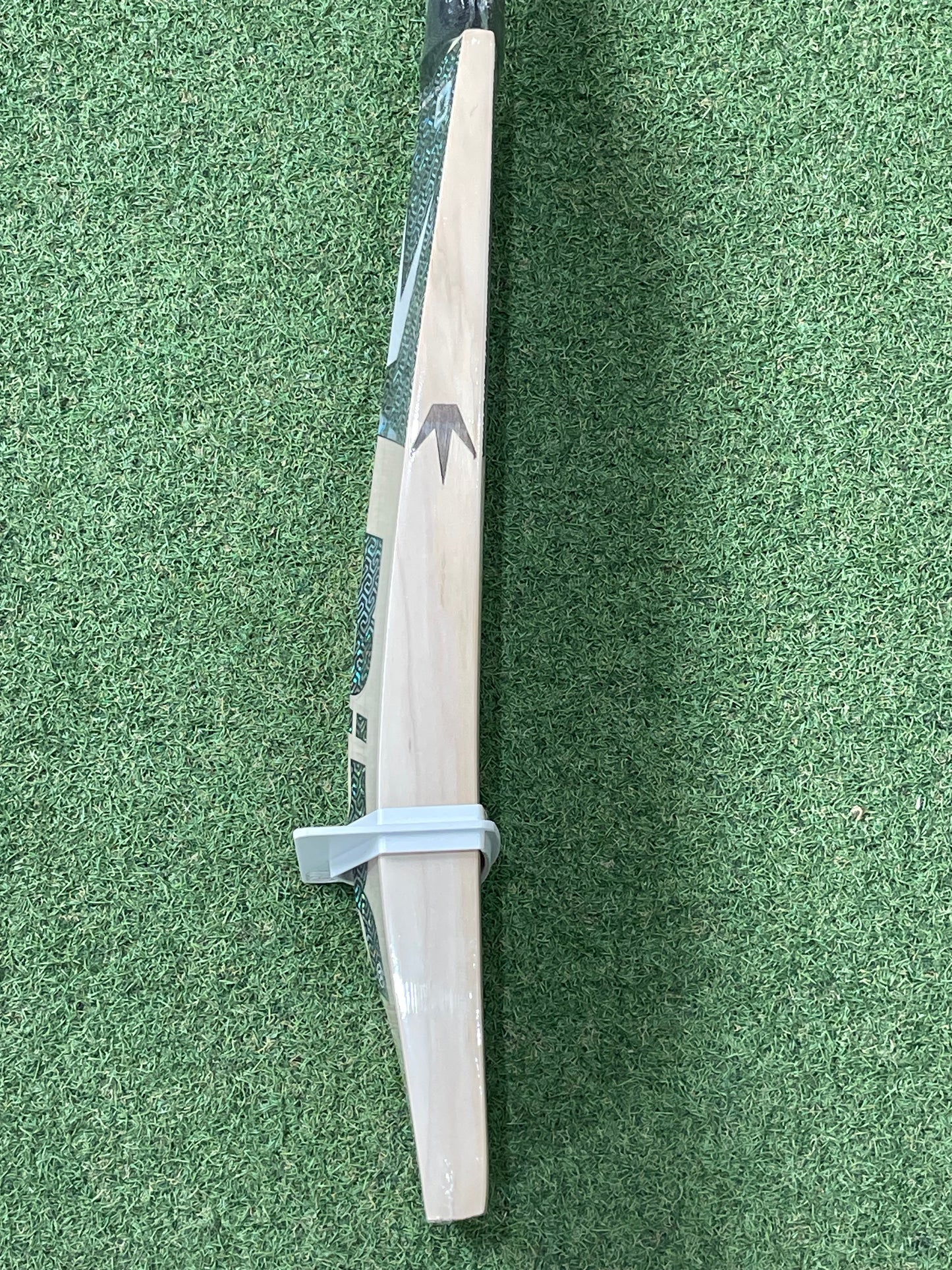 MIDS Big Boss Pro Edition Cricket Bat (2lb 11oz)
