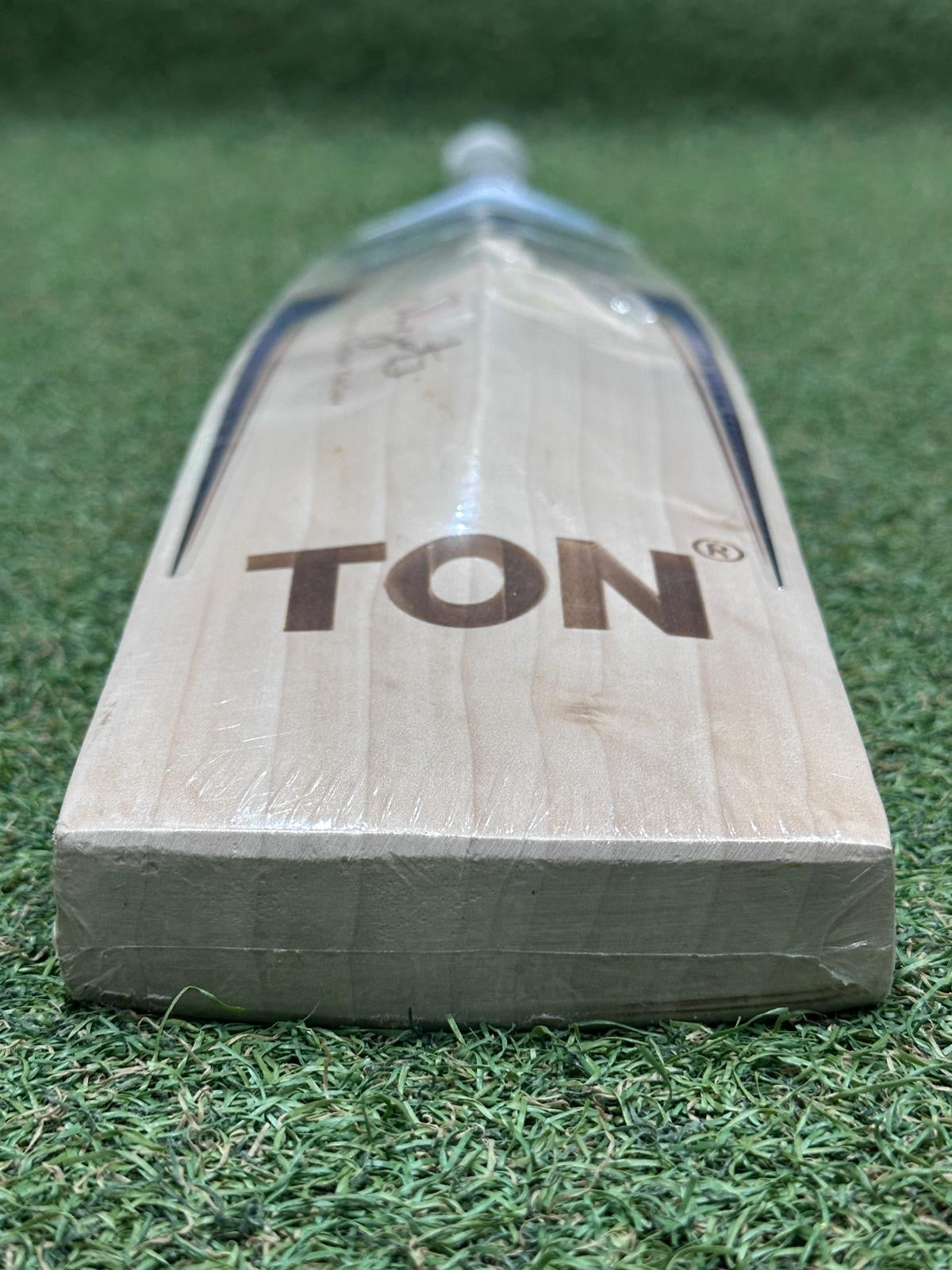 SS Ton Sky Players Size 6 Junior Cricket Bat (2lb 3oz)