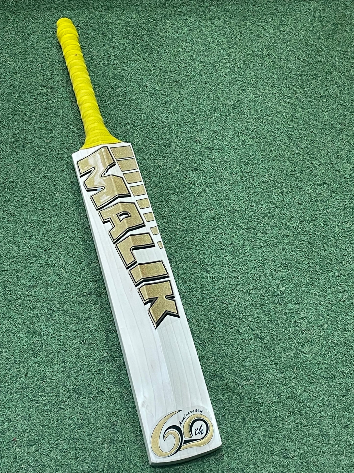 MB Malik 60th Anniversary Cricket Bat (2lb 11oz)
