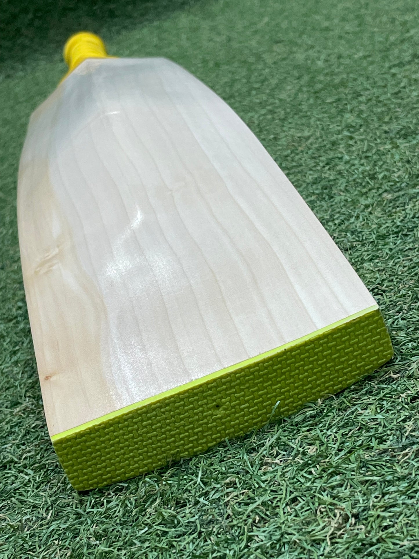 Cricket Station Plain Grade One Cricket Bat (2lb 10oz)