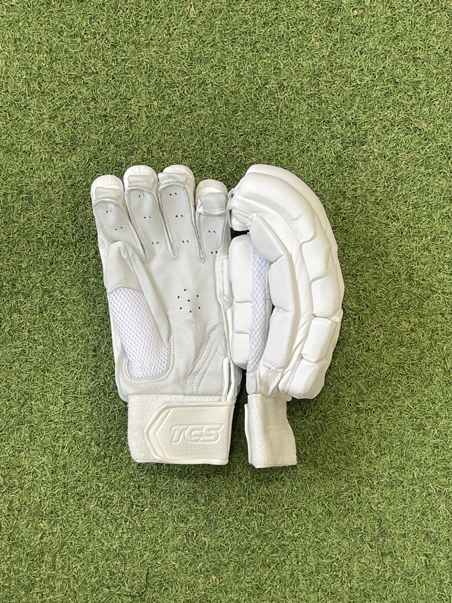 TCS Icon Batting Gloves