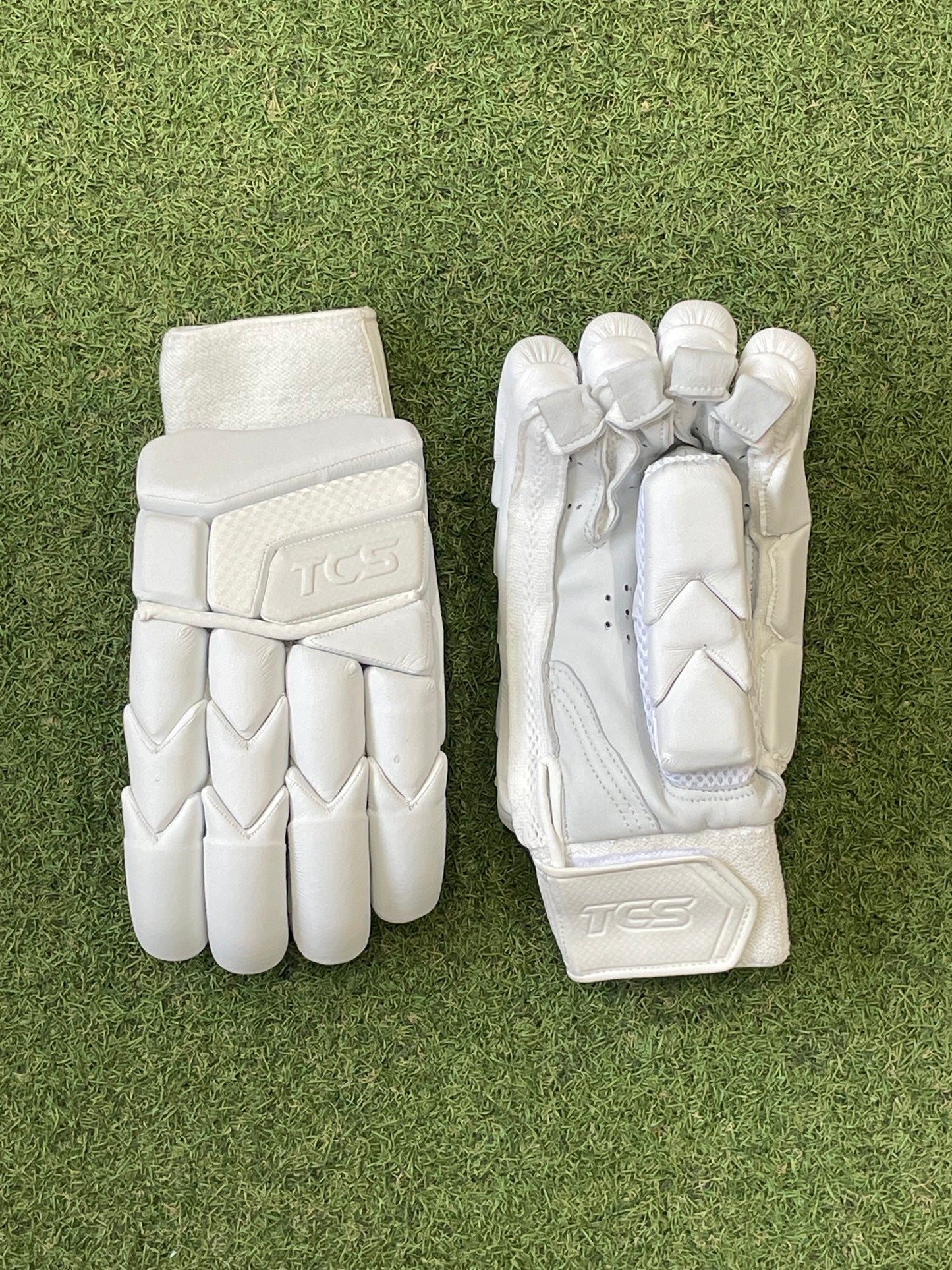 TCS Icon Batting Gloves