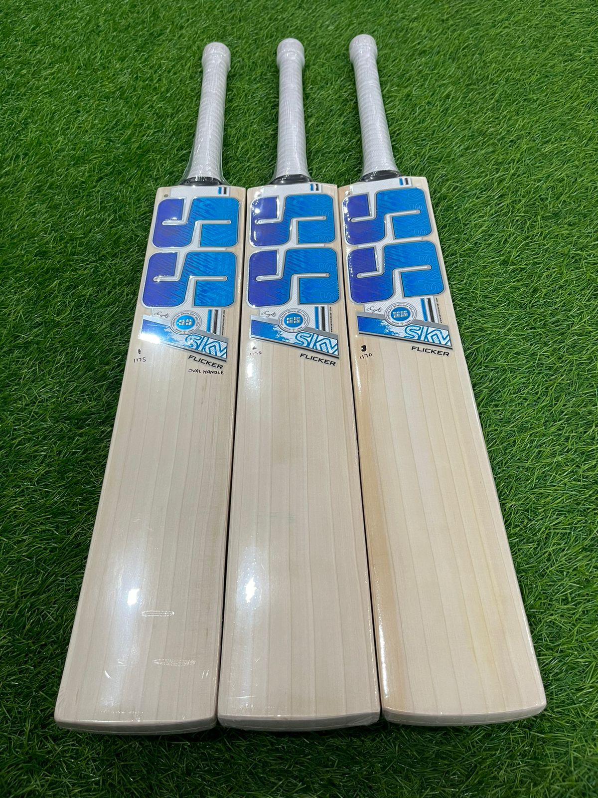 SS Ton Sky Flicker Cricket Bat (2lb 9oz)