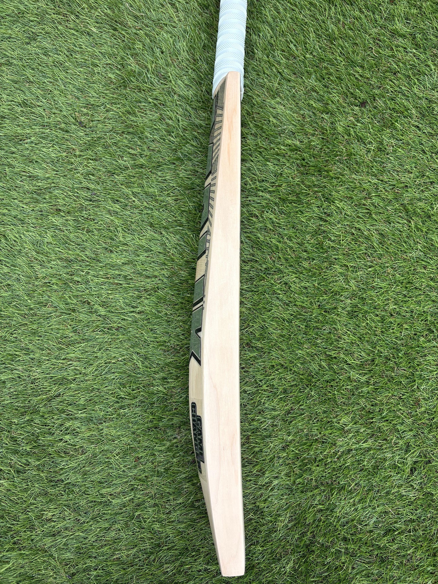 MB Malik Game Changer Players Cricket Bat (2lb 11oz)