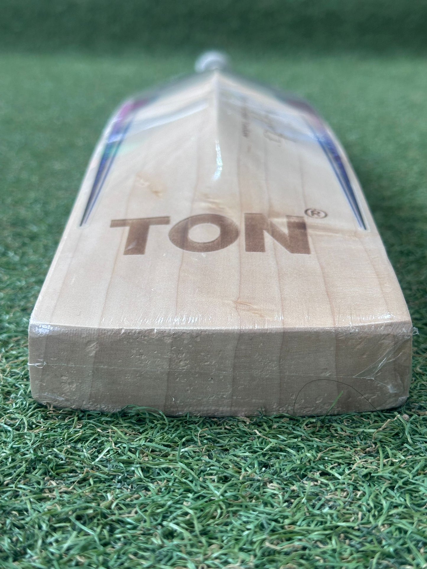 SS Ton Sky Blaster Cricket Bat (2lb 9oz)