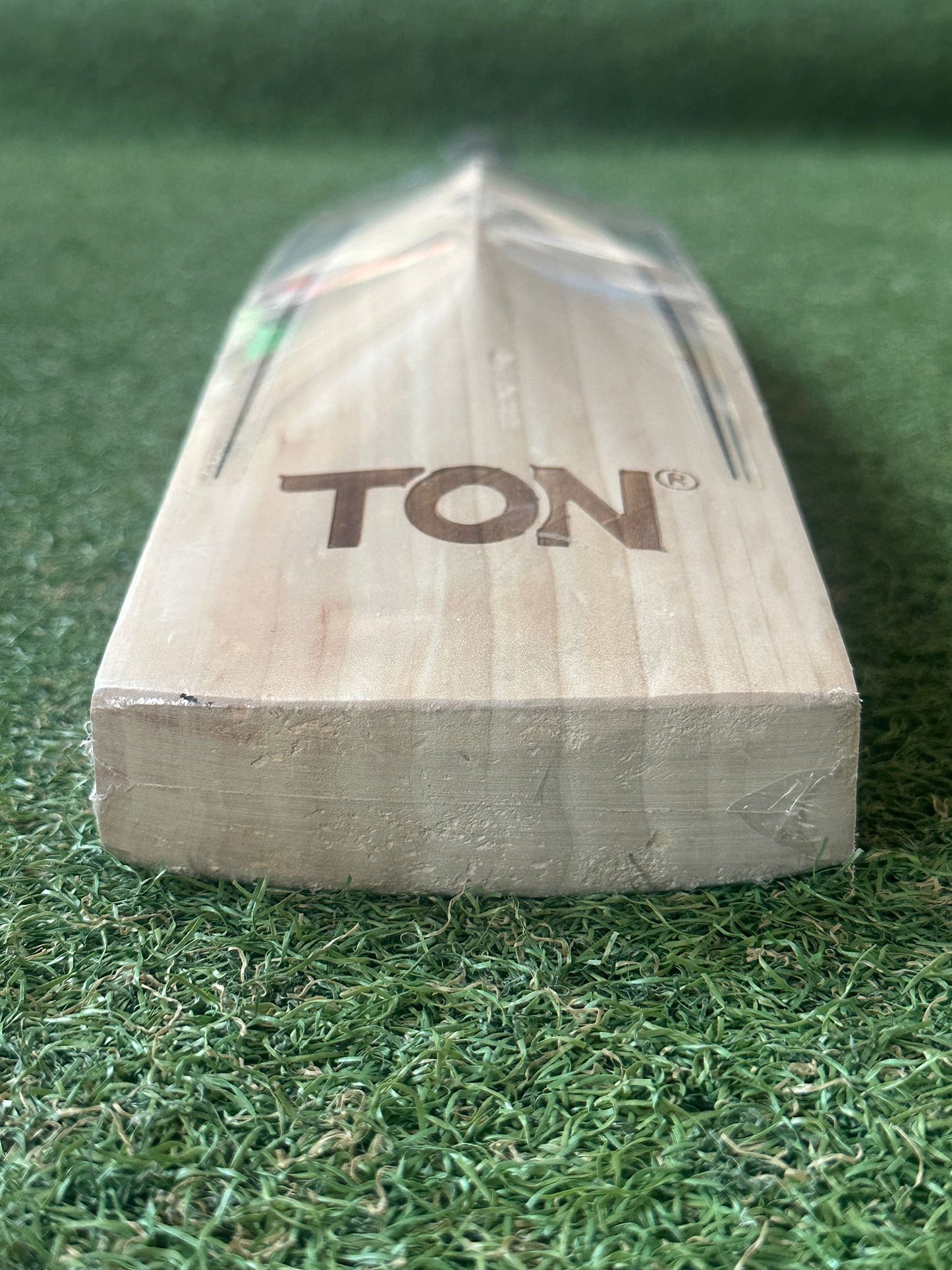 Ton Silver Edition Cricket Bat (2lb 9oz)