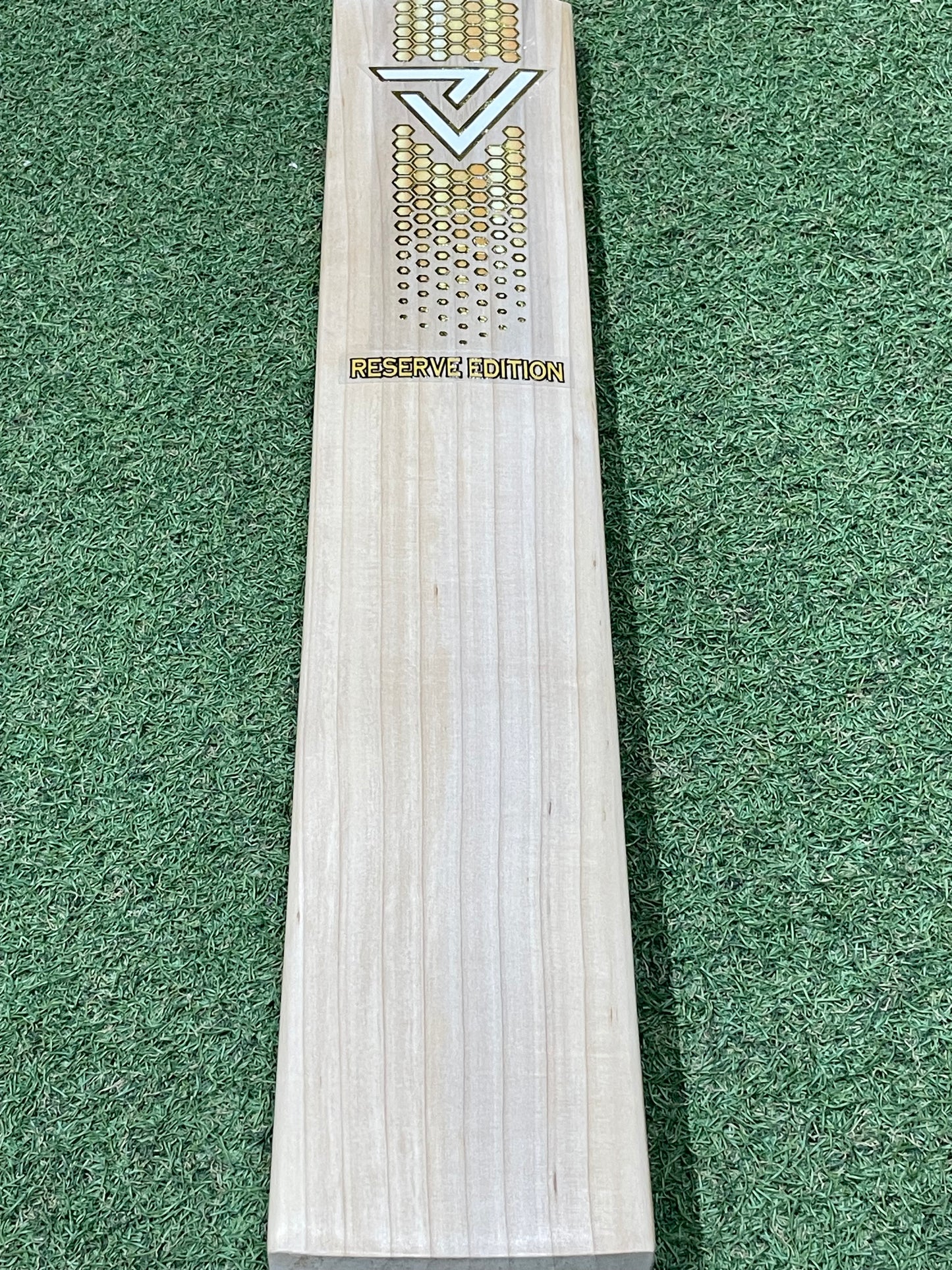 Vader Sports Reserve Edition Cricket Bat (2lb 9oz)