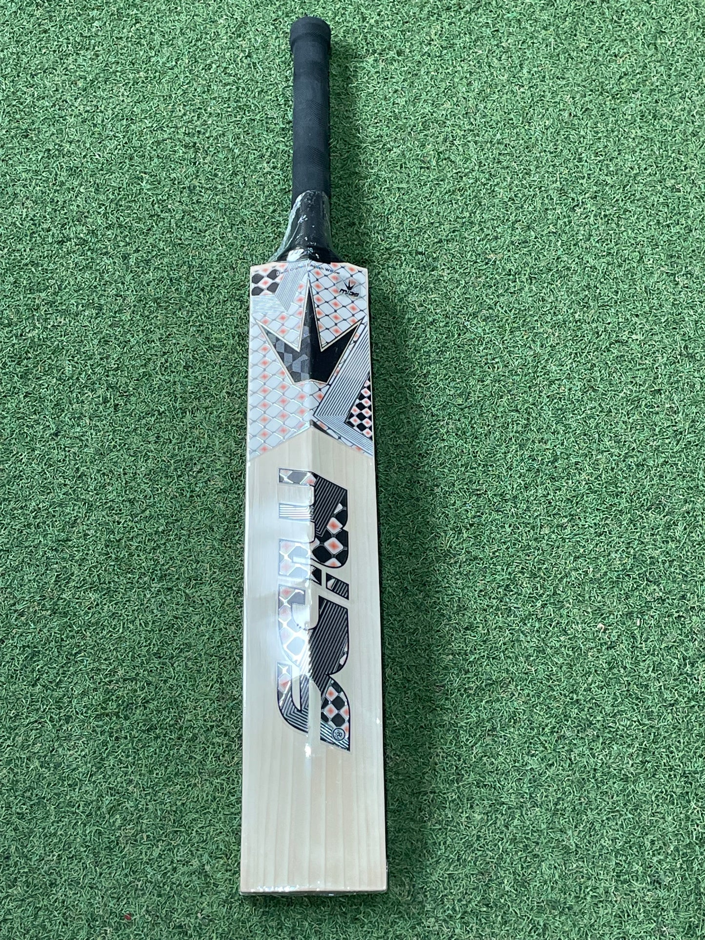MIDS Big Boss Player Edition Cricket Bat (2lb 11oz)