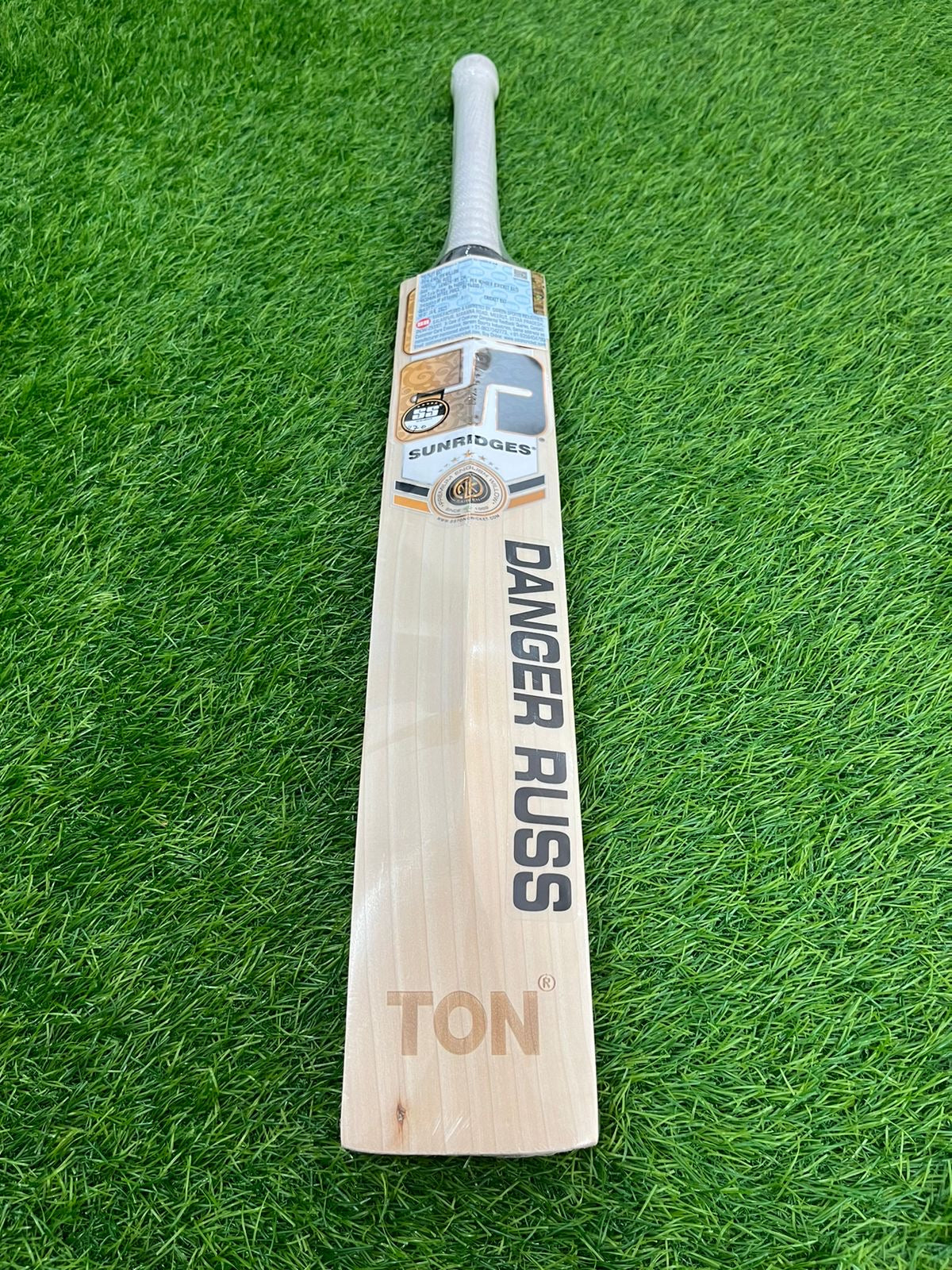 SS Ton Dre Russell Professional Players Cricket Bat (2lb 9oz)