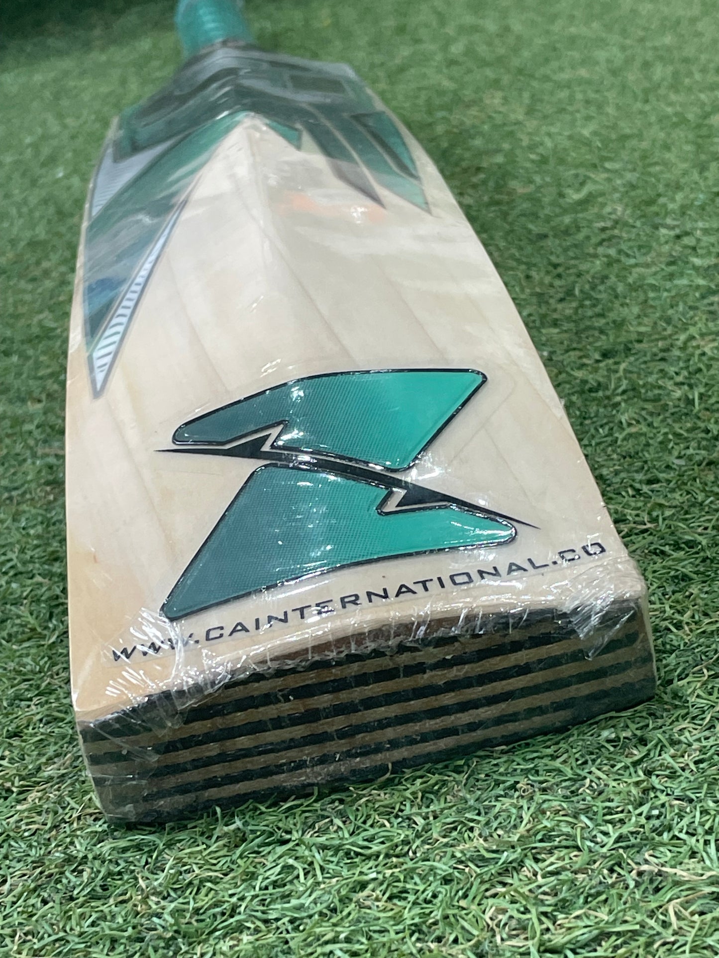 CA Gold 8000 Short Blade Long Handle Cricket Bat (2lb 10oz)