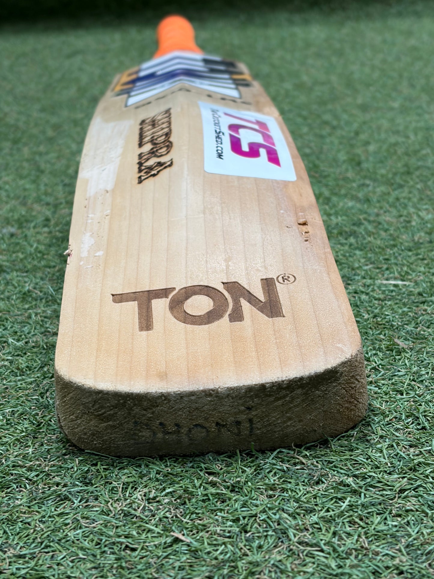 Used SS Ton MS Dhoni Players Cricket Bat (2lb 8oz)