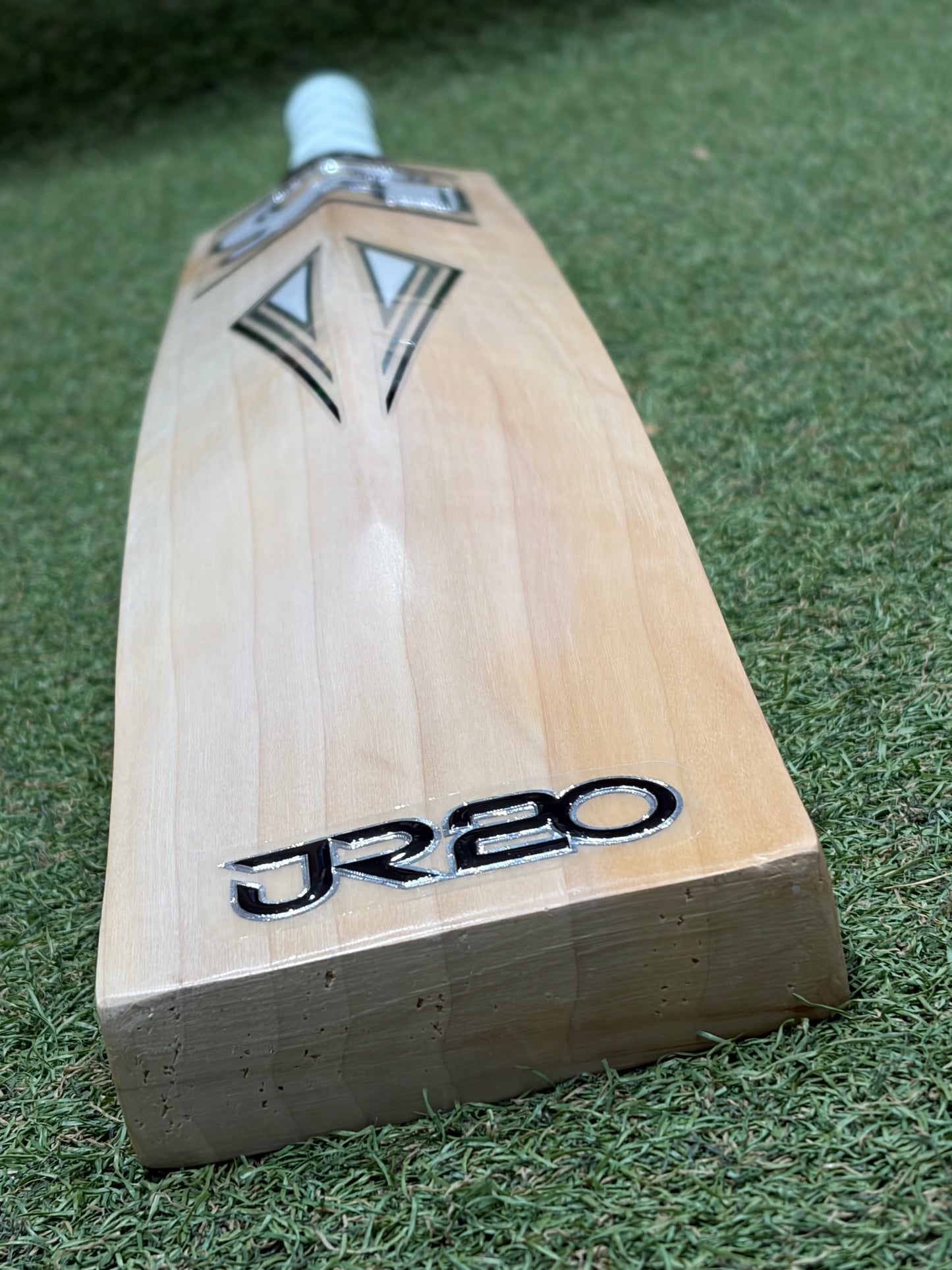 CA JR20 Butterfly Cricket Bat (2lb 9oz)