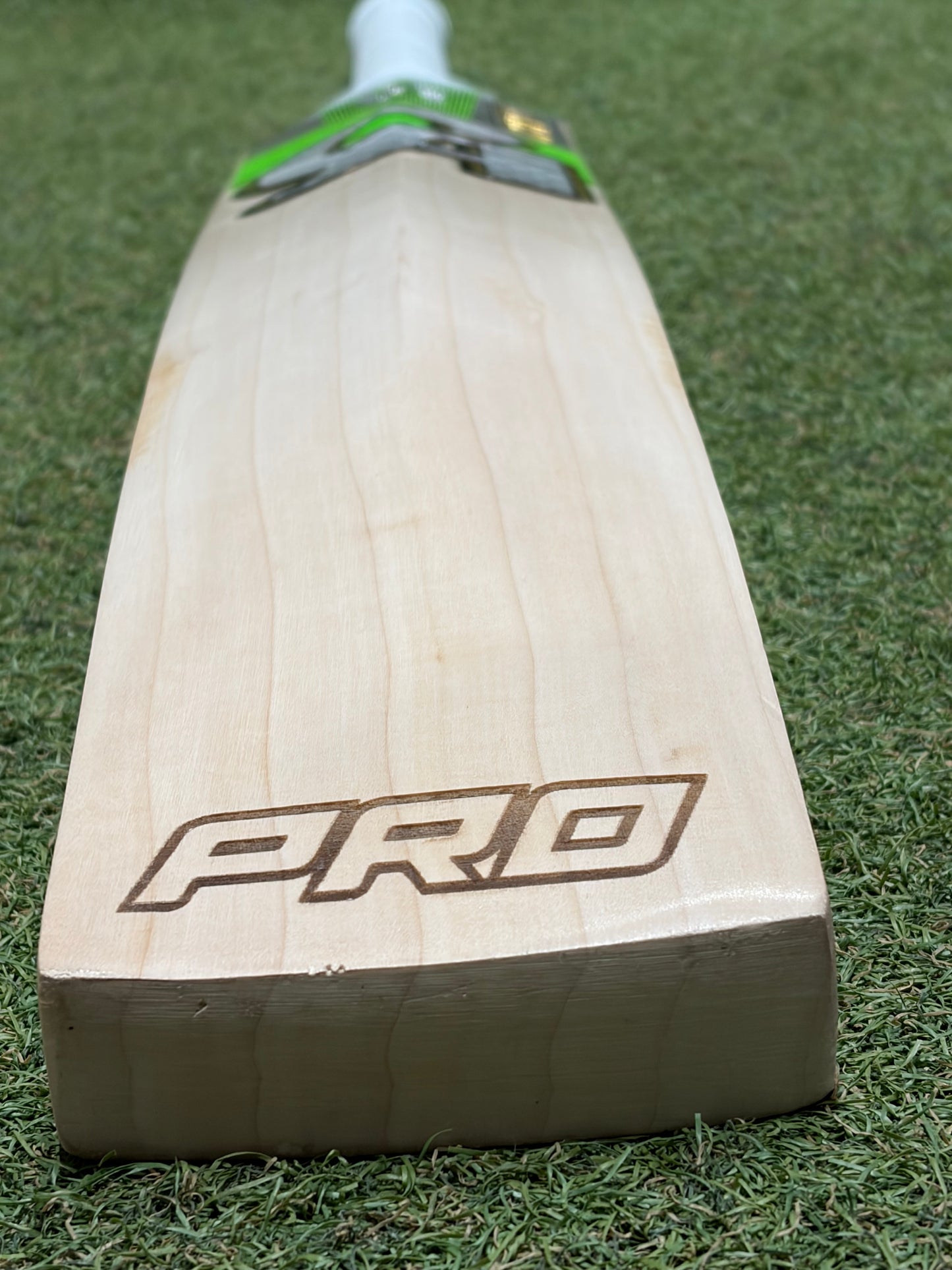 CA Pro 15k Professional Players Hassan Nawaz Cricket Bat (2lb 7oz)