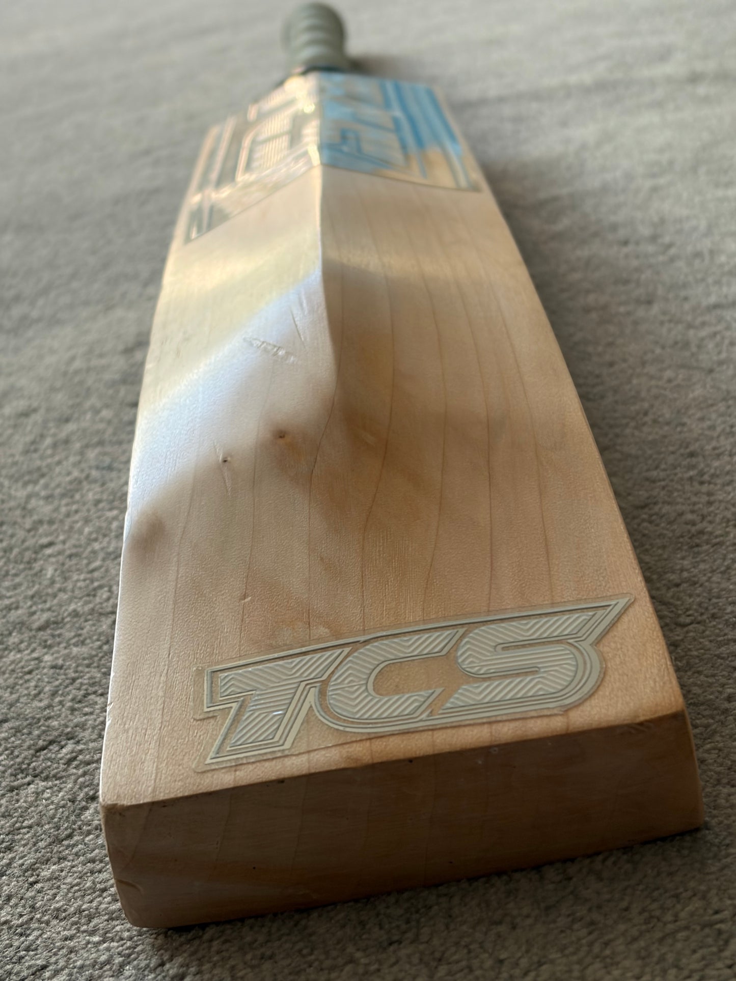 TCS White Butterfly Cricket Bat (2lb 8oz)