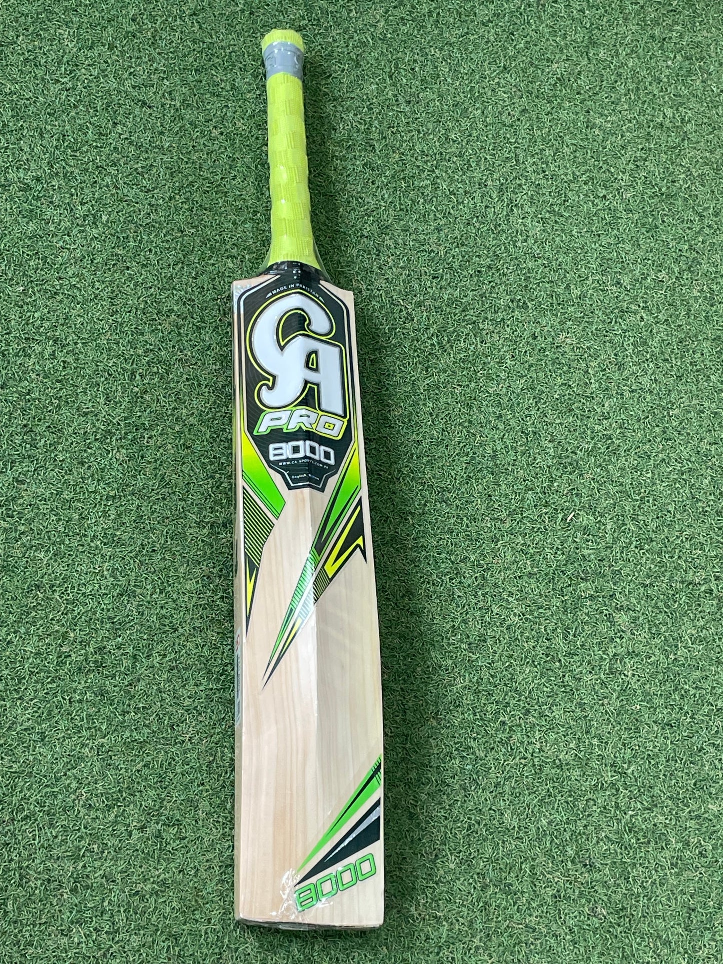 CA Pro 8000 Cricket Bat (2lb 8oz)
