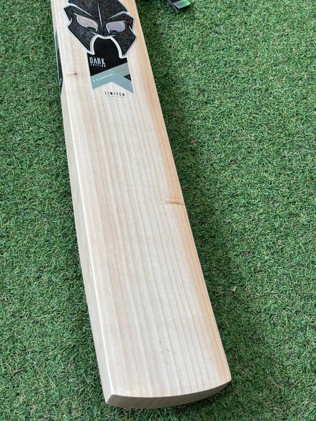 Phantom Dark Edition LE Cricket Bat (2lb 11oz)