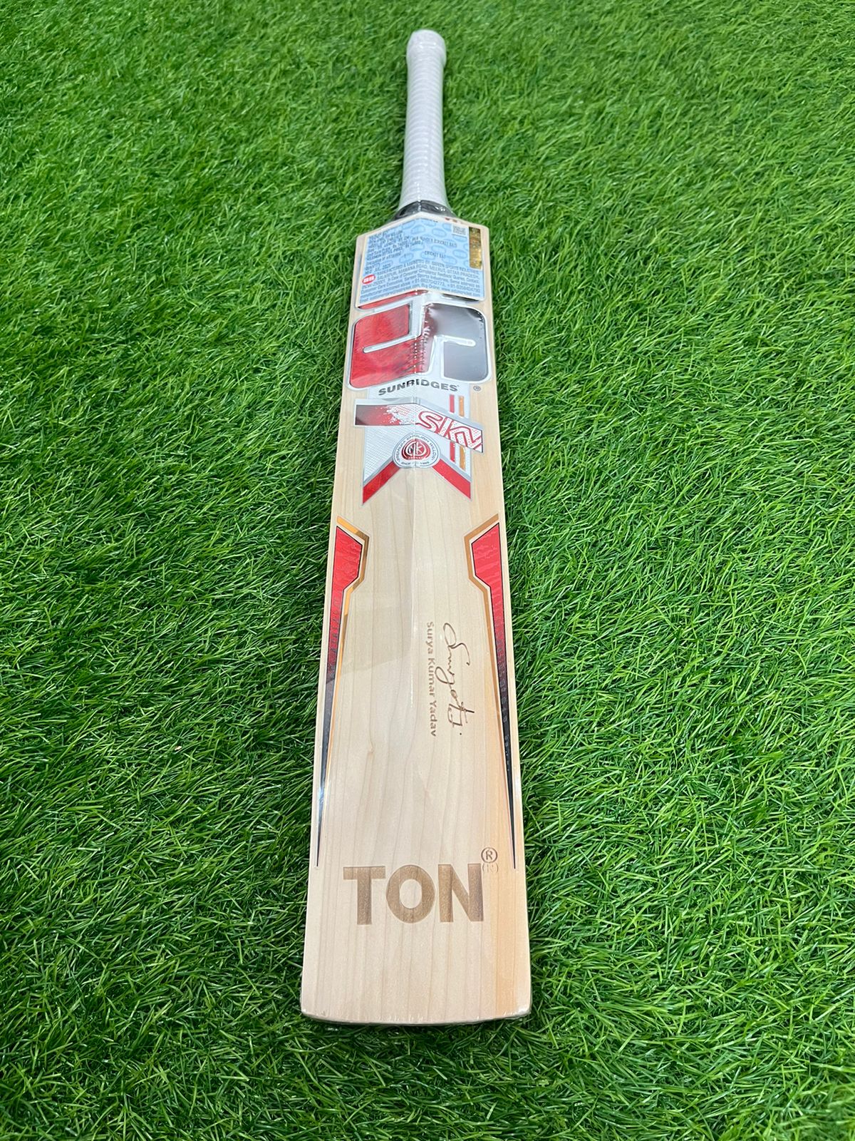 SS Ton Sky Smasher Cricket Bat (2lb 8oz)