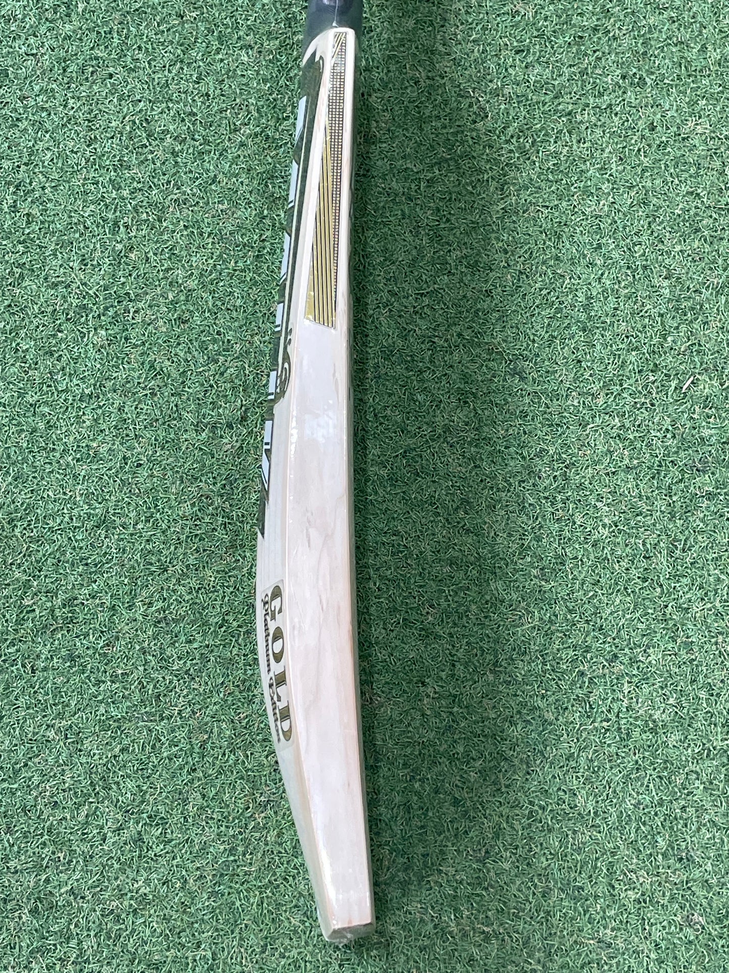 MB Malik Gold Platinum Edition Cricket Bat (2lb 10oz)