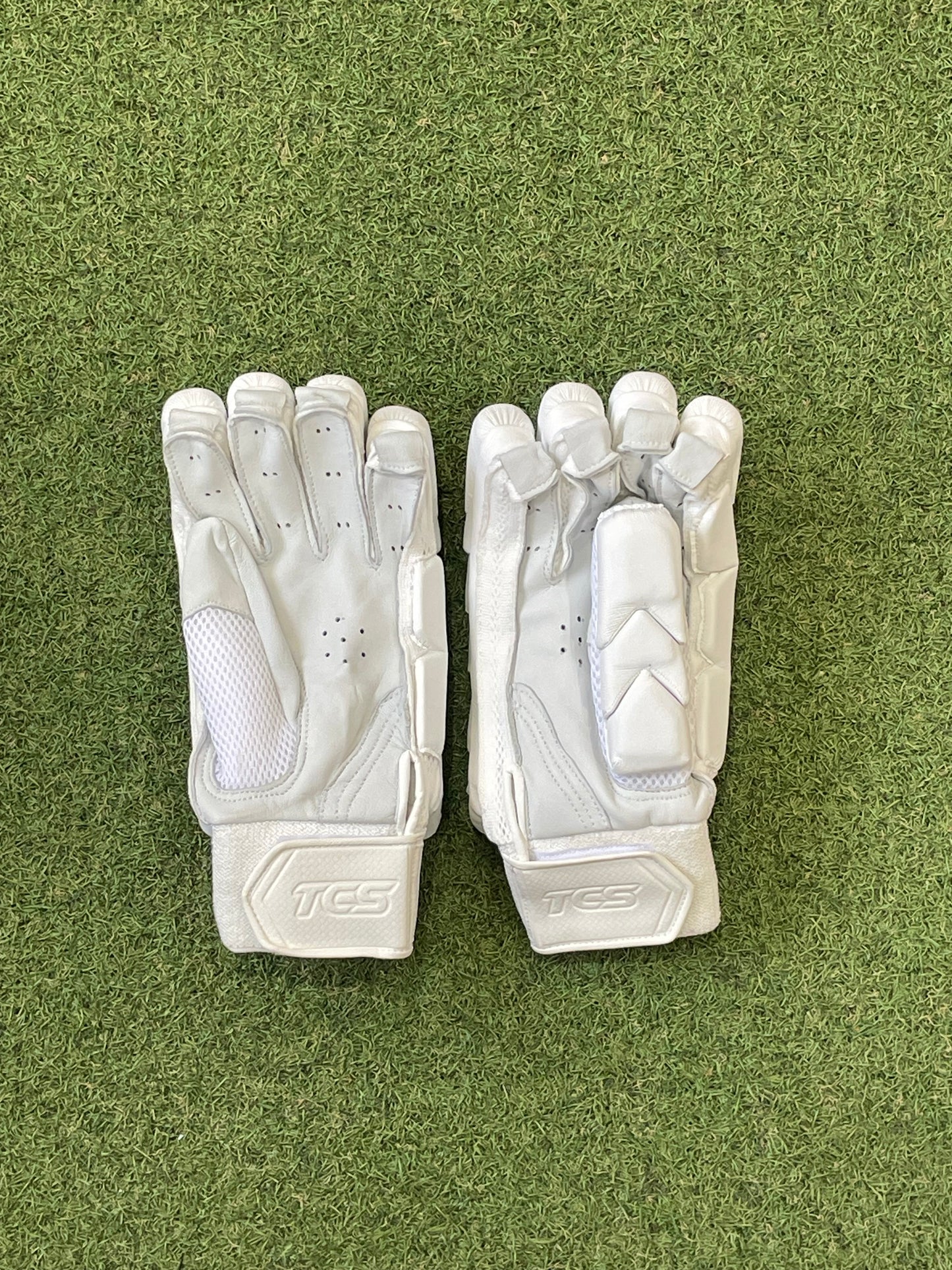 TCS Icon Batting Gloves