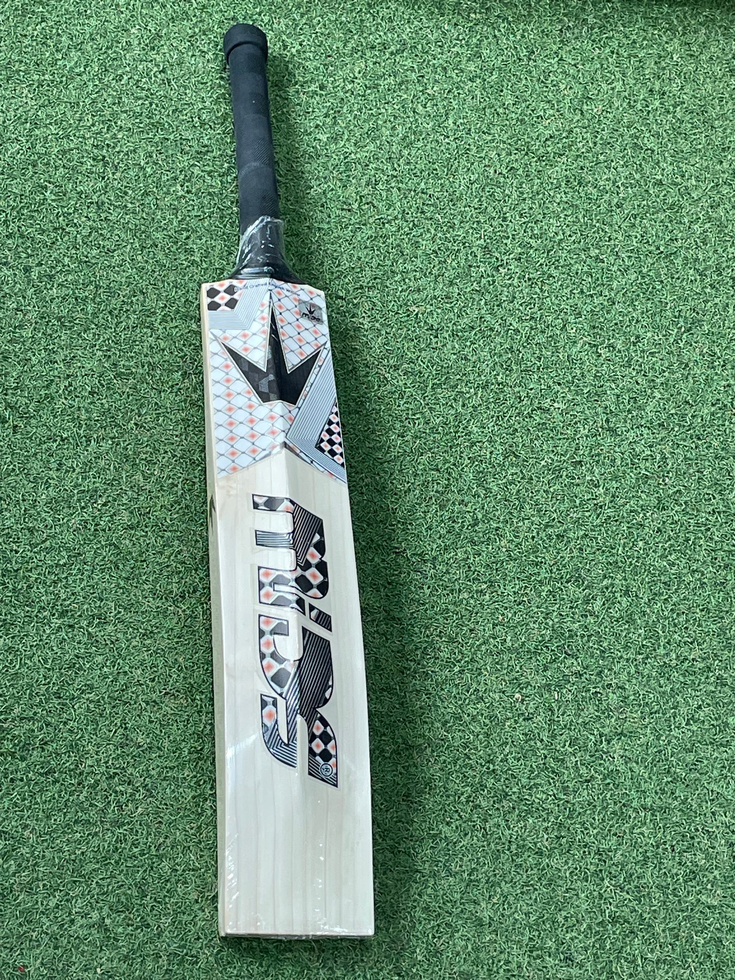 MIDS Big Boss Player Edition Cricket Bat (2lb 12oz)