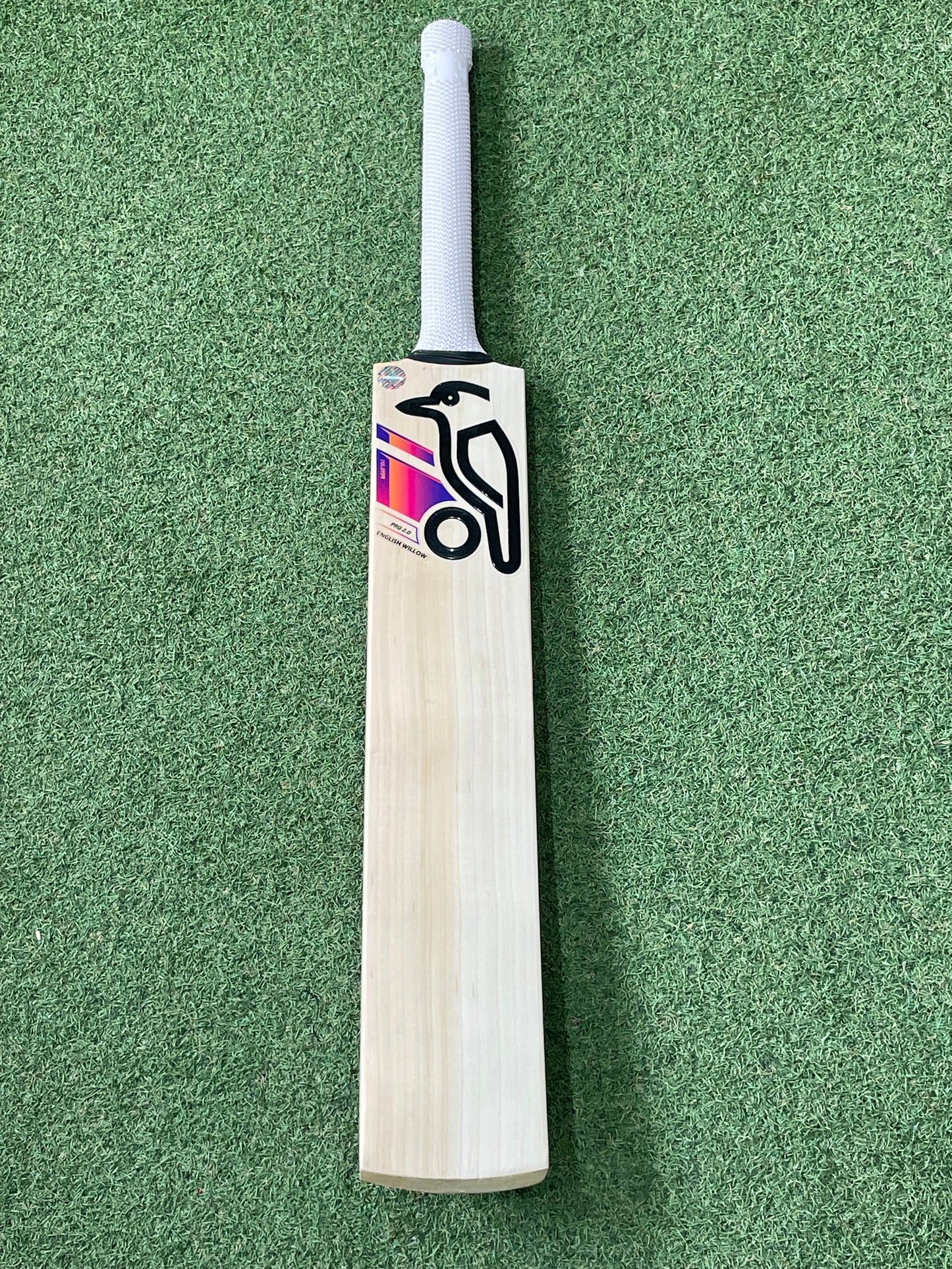 Kookaburra Aura Pro 2.0 Cricket Bat (2lb 9oz)