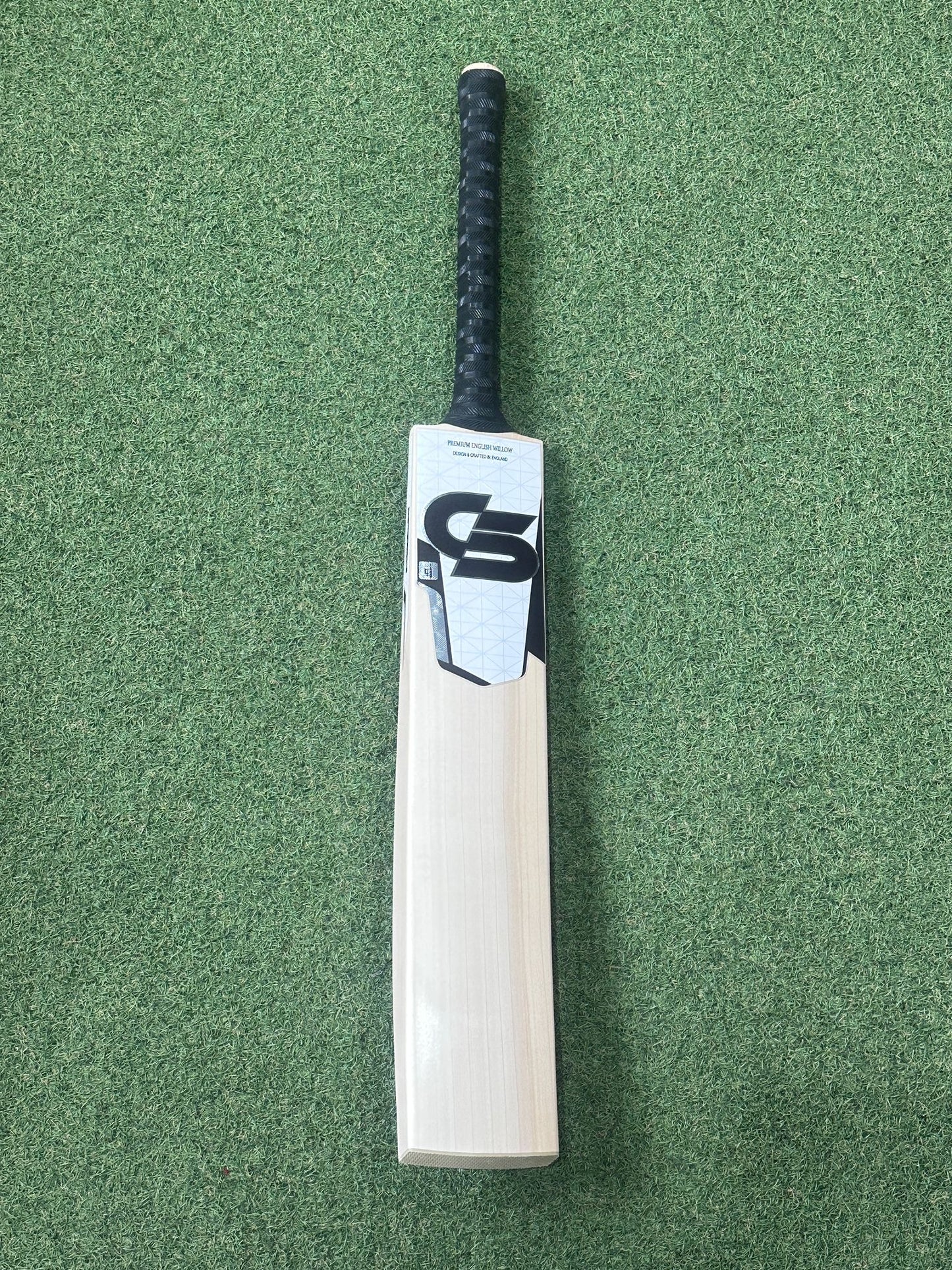 Cricket Station Brett Louis D’Oliveria Players Cricket Bat (2lb 11oz)