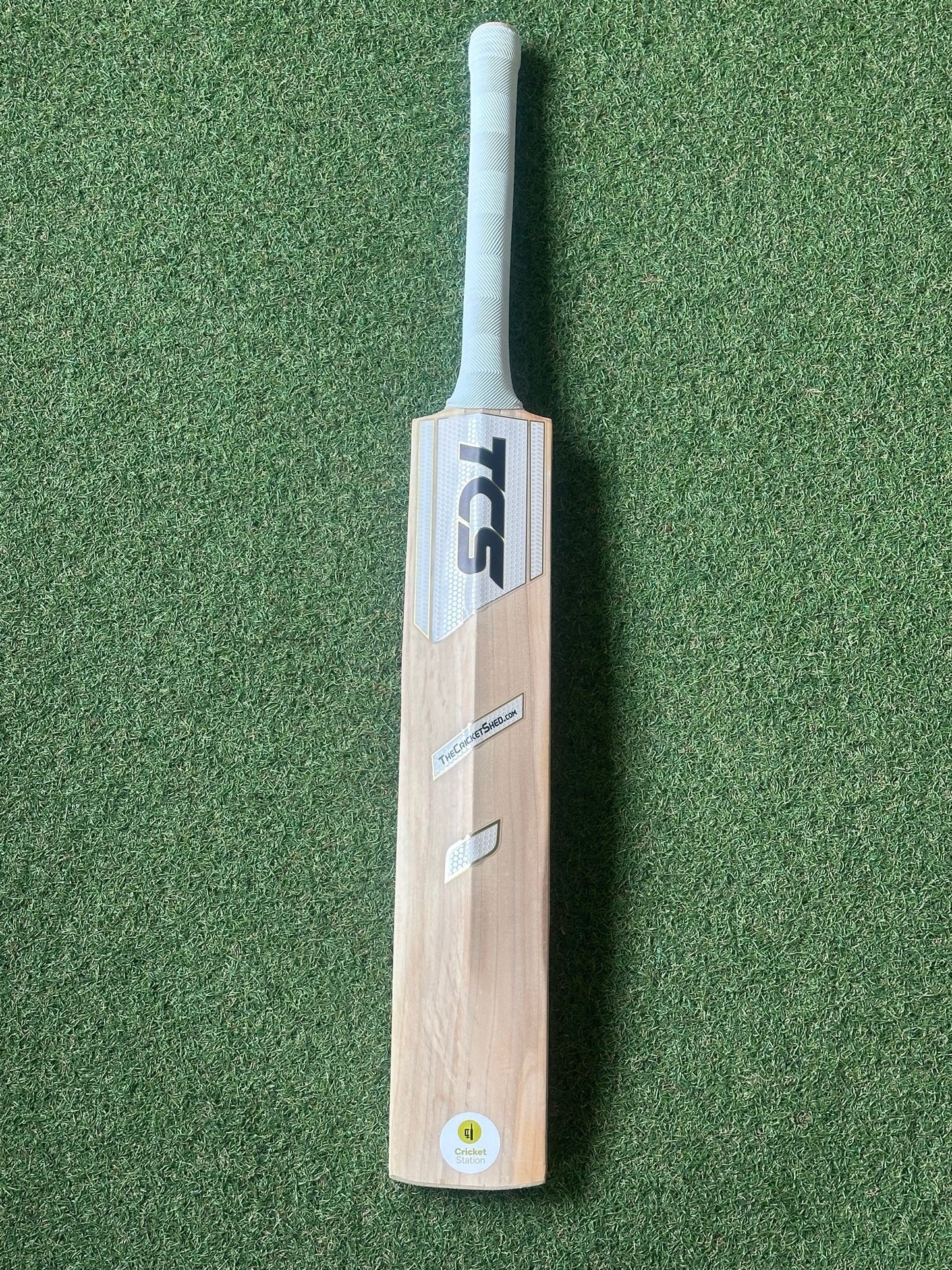 Used TCS White Edition Cricket Bat (2lb 10oz) - Short Blade Long Handle