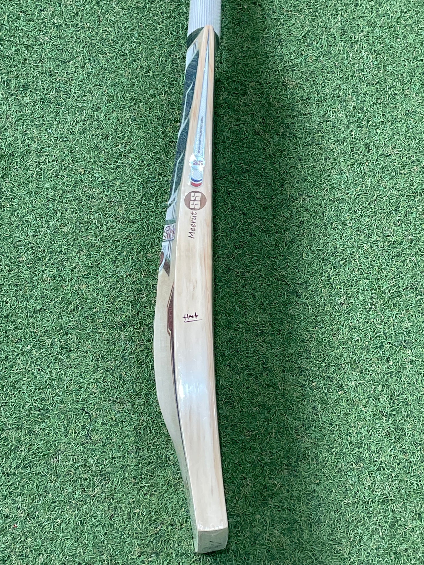 SS Ton Sky Stunner Cricket Bat (2lb 10oz)