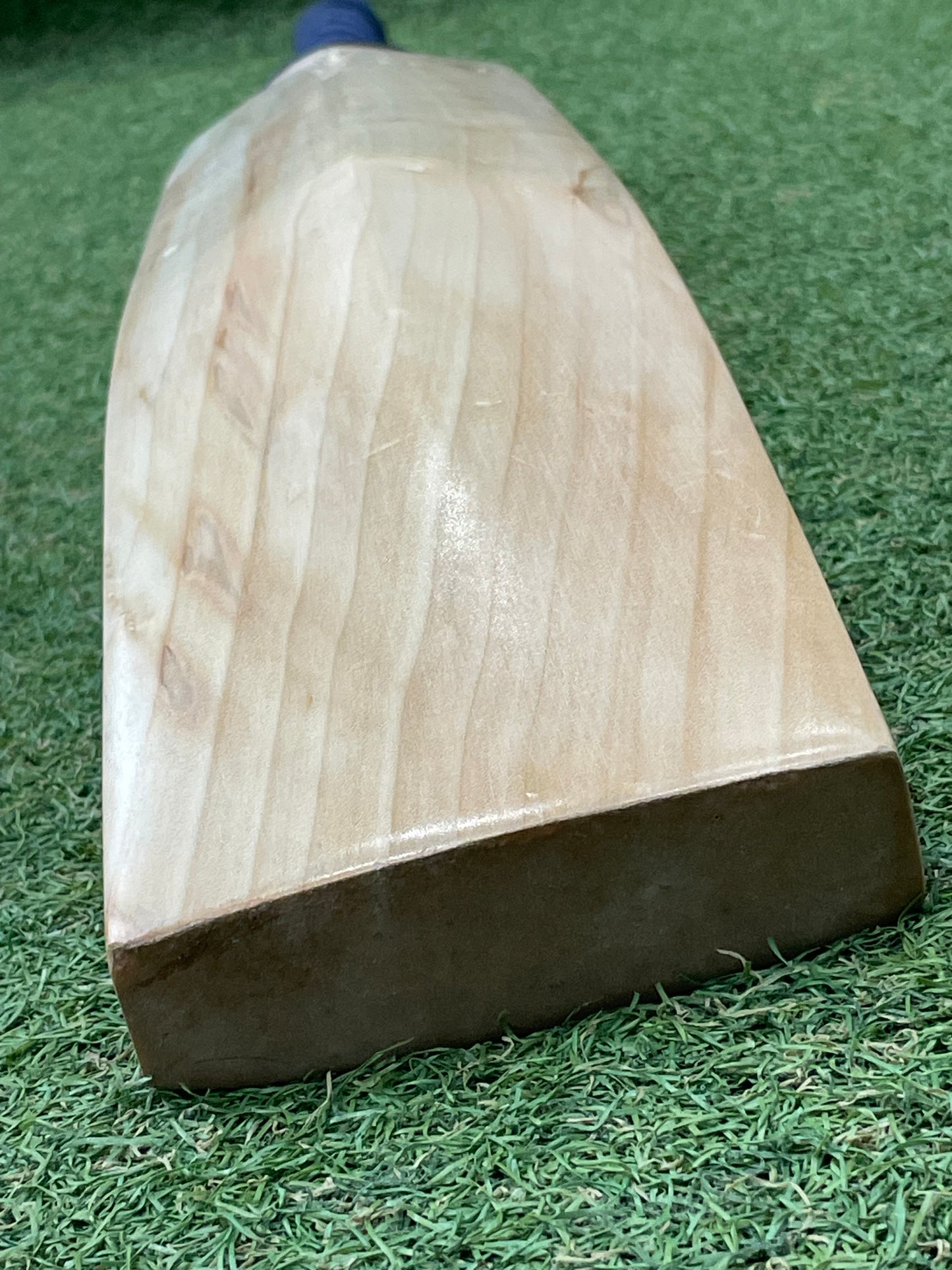 MB Malik Plain Cricket Bat (2lb 10oz)