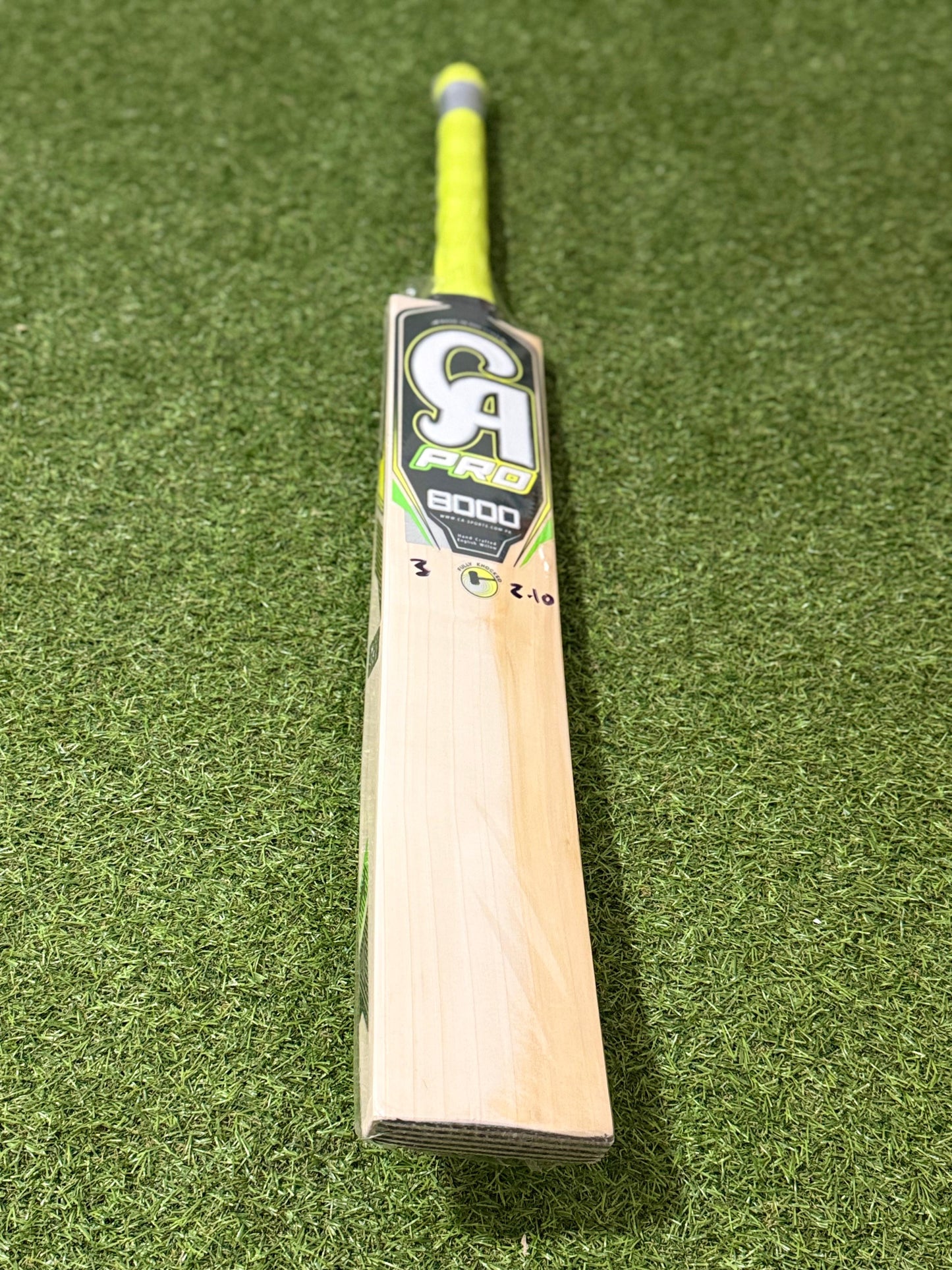 CA Pro 8000 Cricket Bat (2lb 10oz)