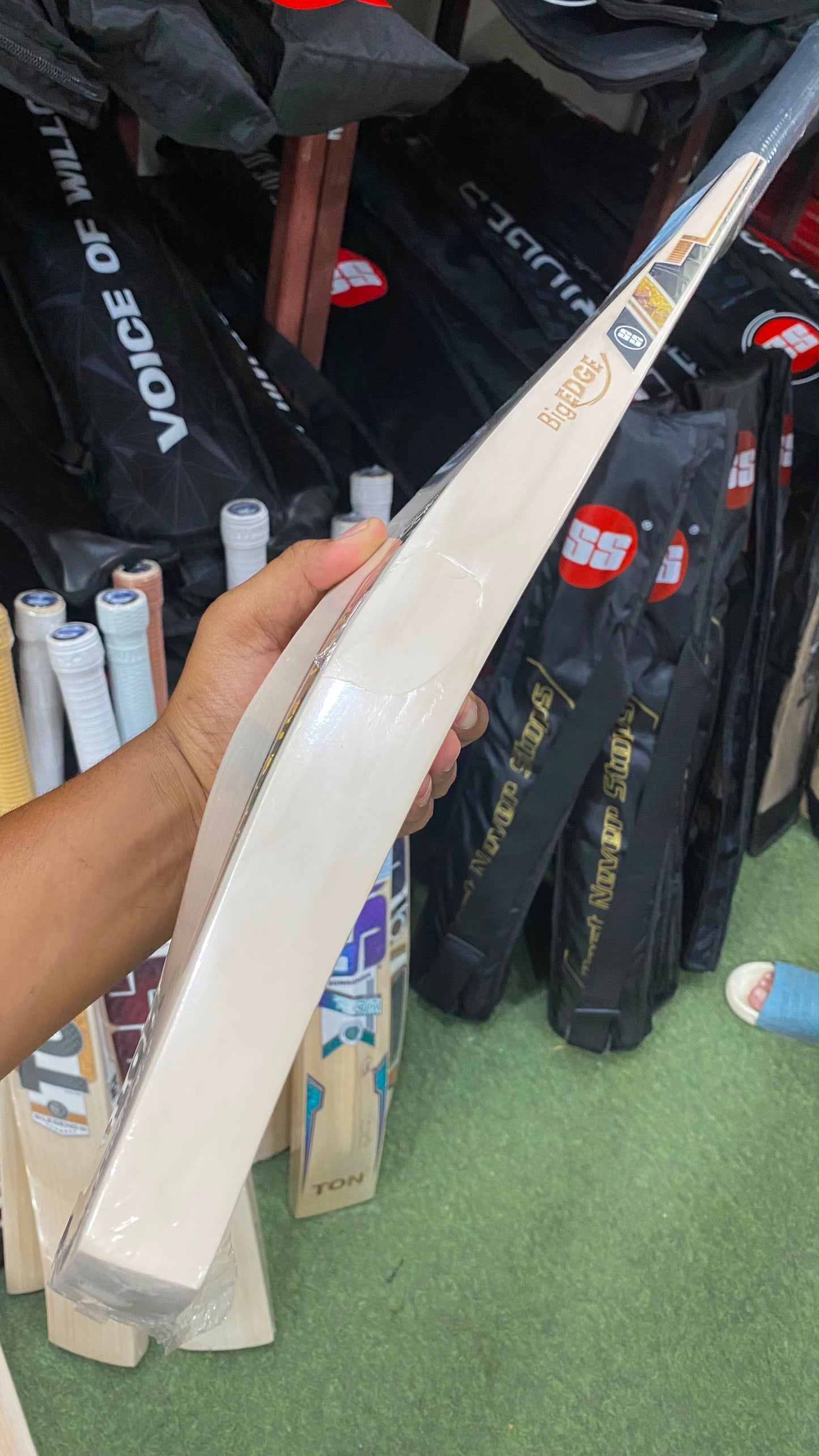 SS Ton Gold Jumbo Cricket Bat (2lb 10oz)