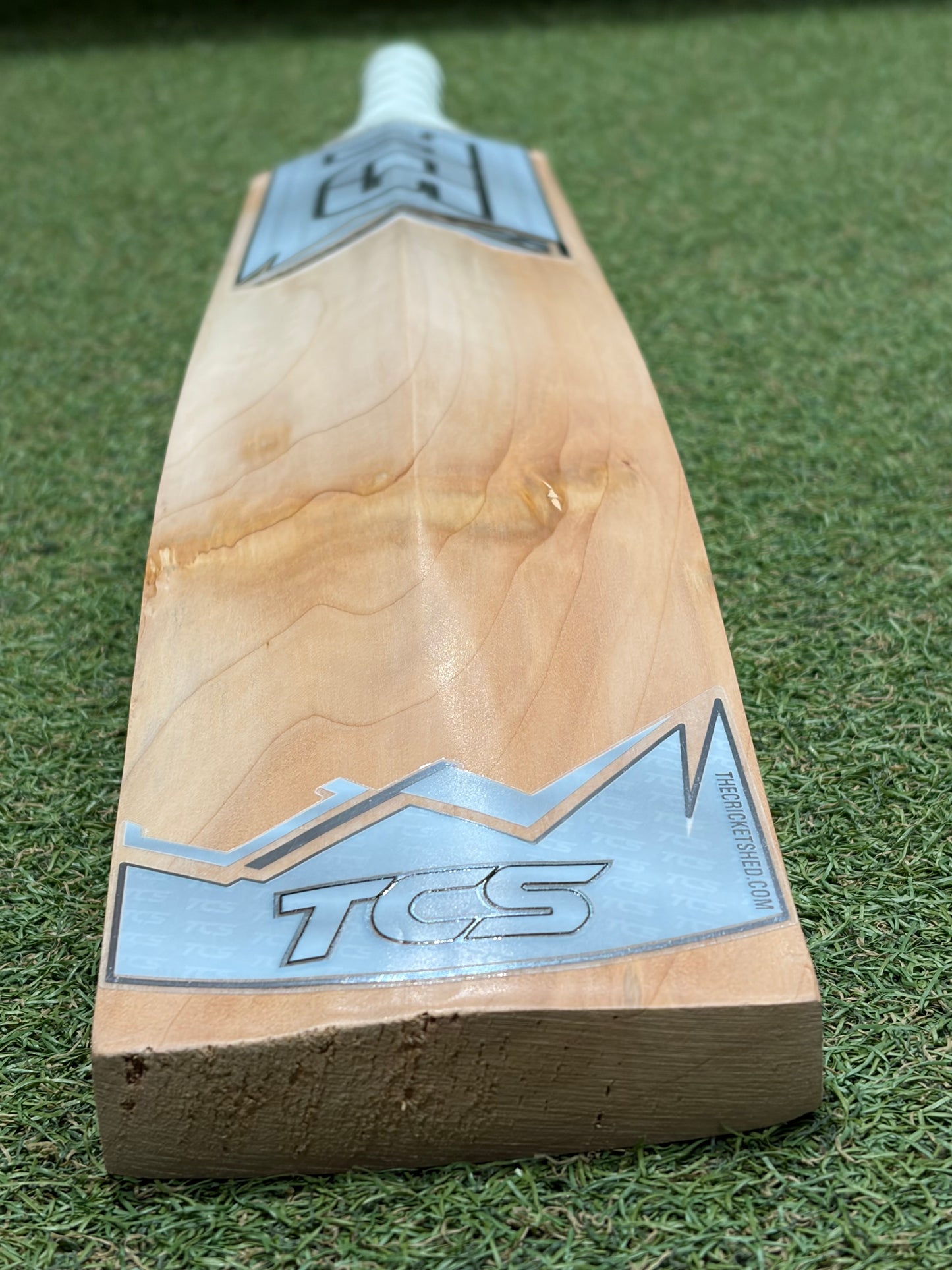 TCS Diamond Butterfly Cricket Bat (2lb 10oz)