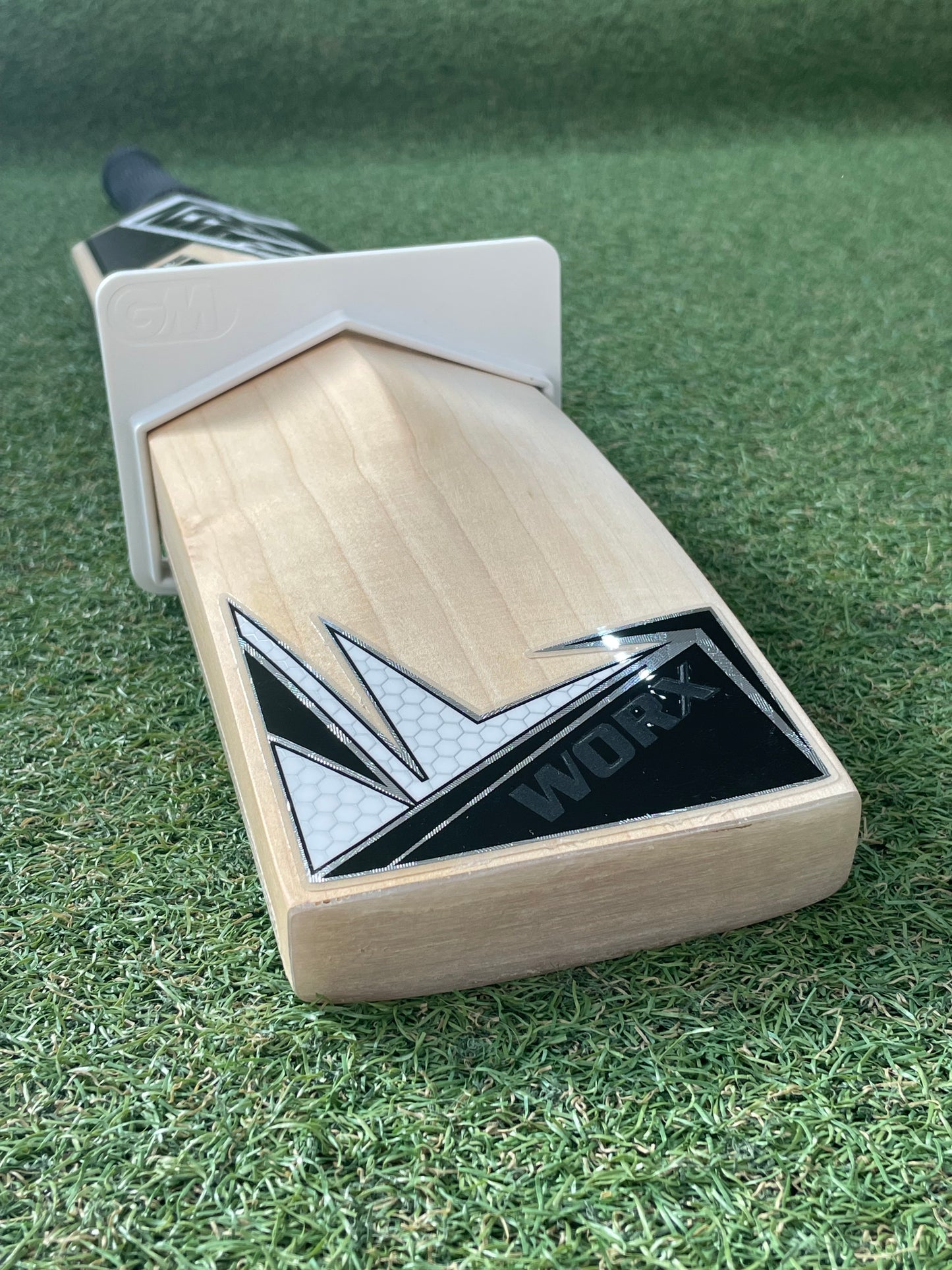 Keeley Worx 074 Grade 1 Cricket Bat (2lb 12oz)