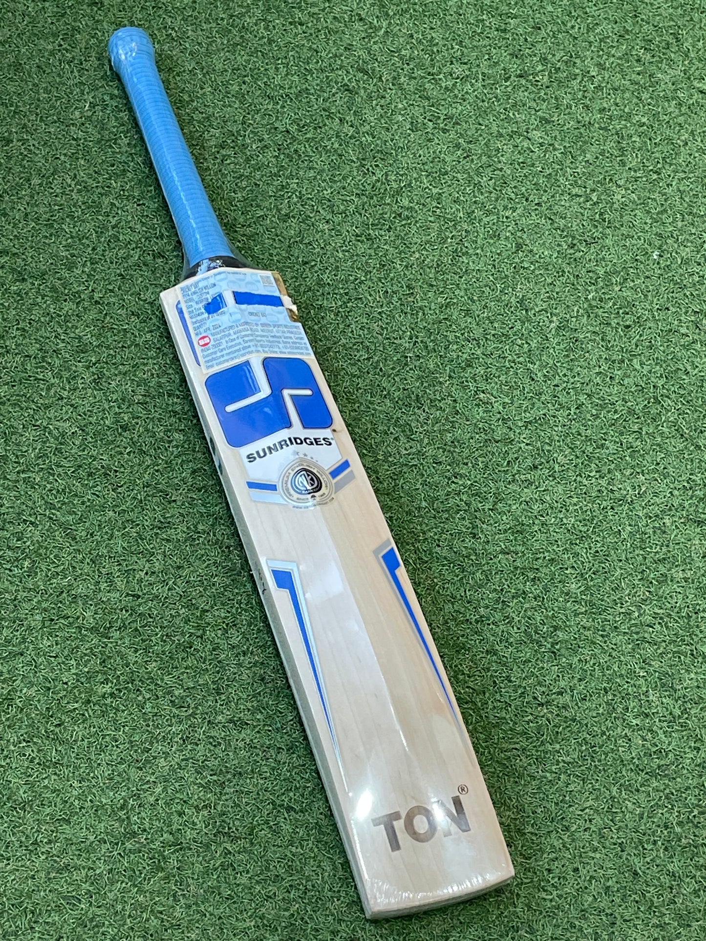 SS Ton Custom Harrow Junior Size Cricket Bat (2lb 5oz)