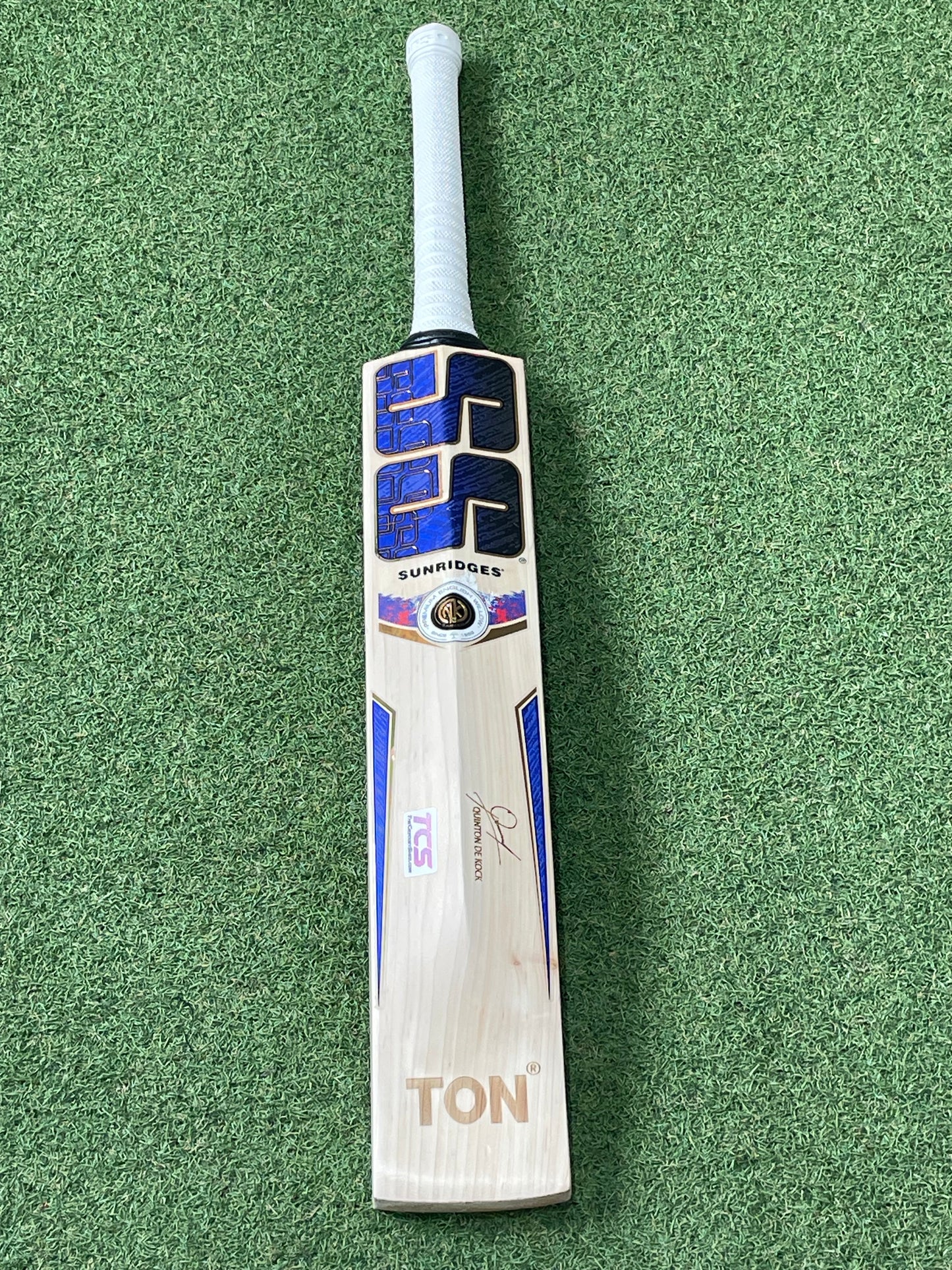 SS Ton Players Pro QDK Cricket Bat (2lb 10oz)