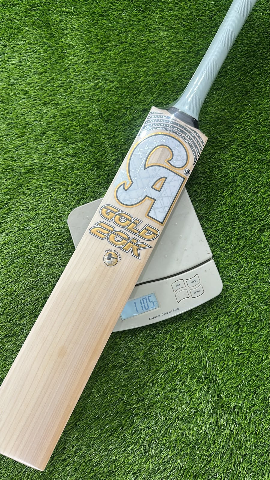 CA Gold 20k Cricket Bat (2lb 6oz)