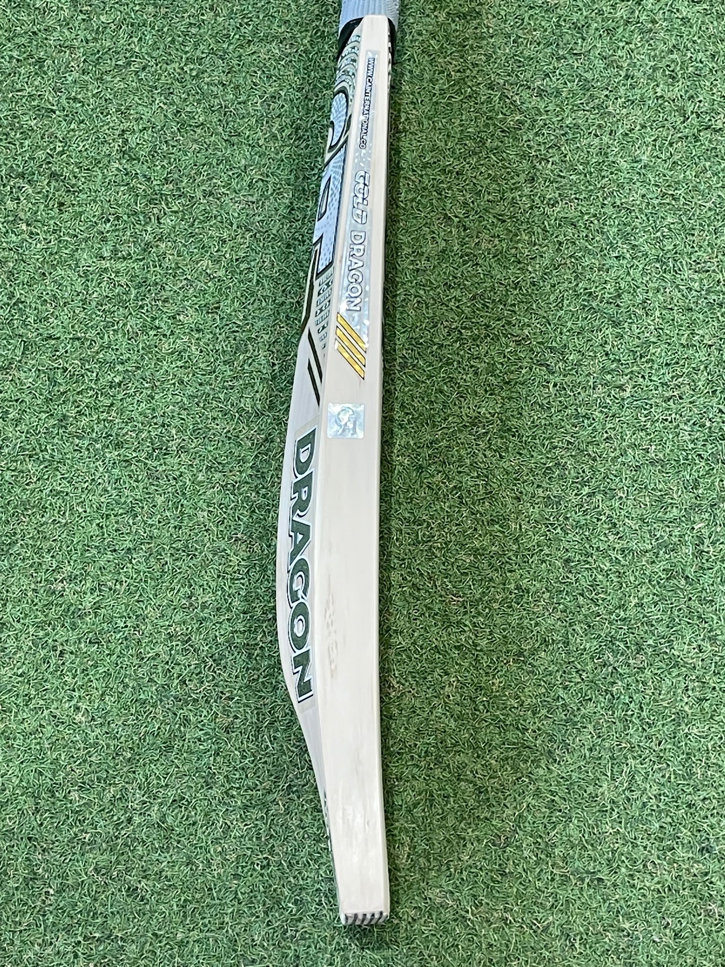 CA Gold Dragon Cricket Bat (2lb 7oz)