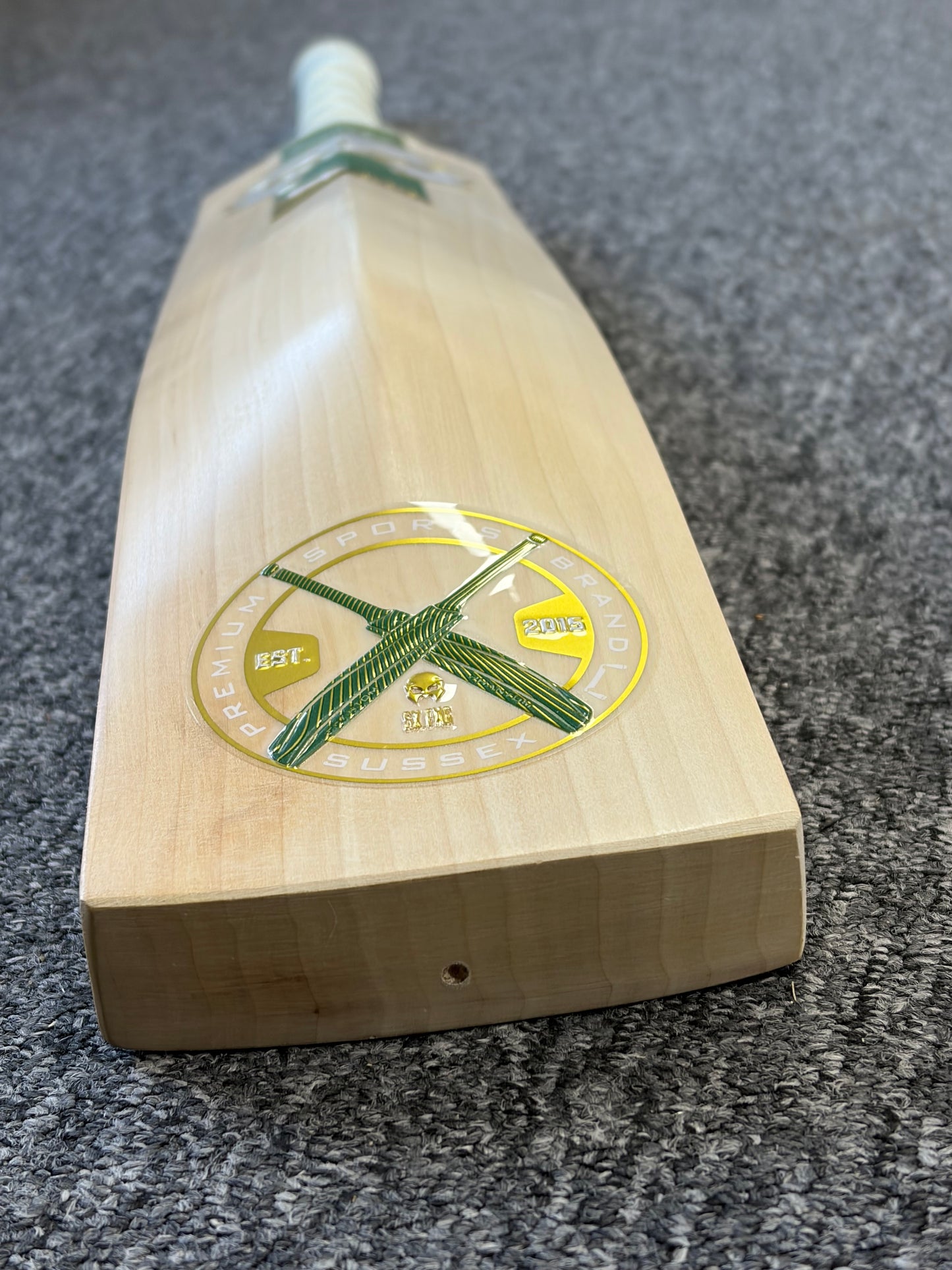 Phantom Enigma Pro-R Cricket Bat (3lb)