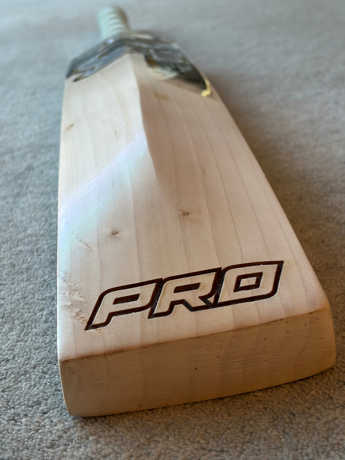 CA Pro 18k Professional Players Shadab Khan Cricket Bat (2lb 8oz)