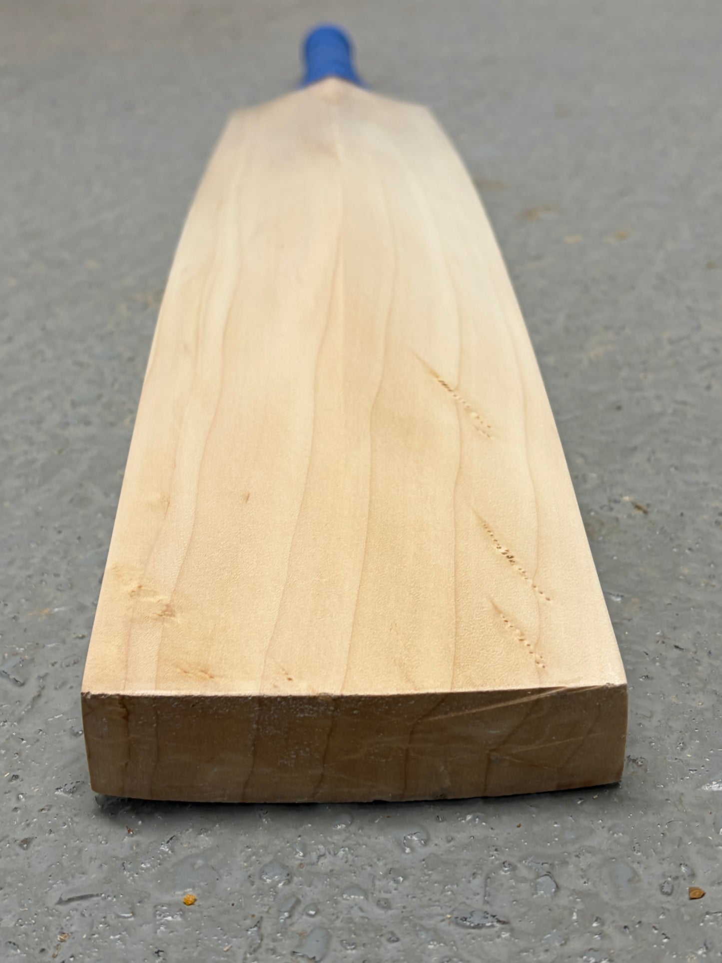 Plain UK Made Cricket Bat (2lb 9oz)
