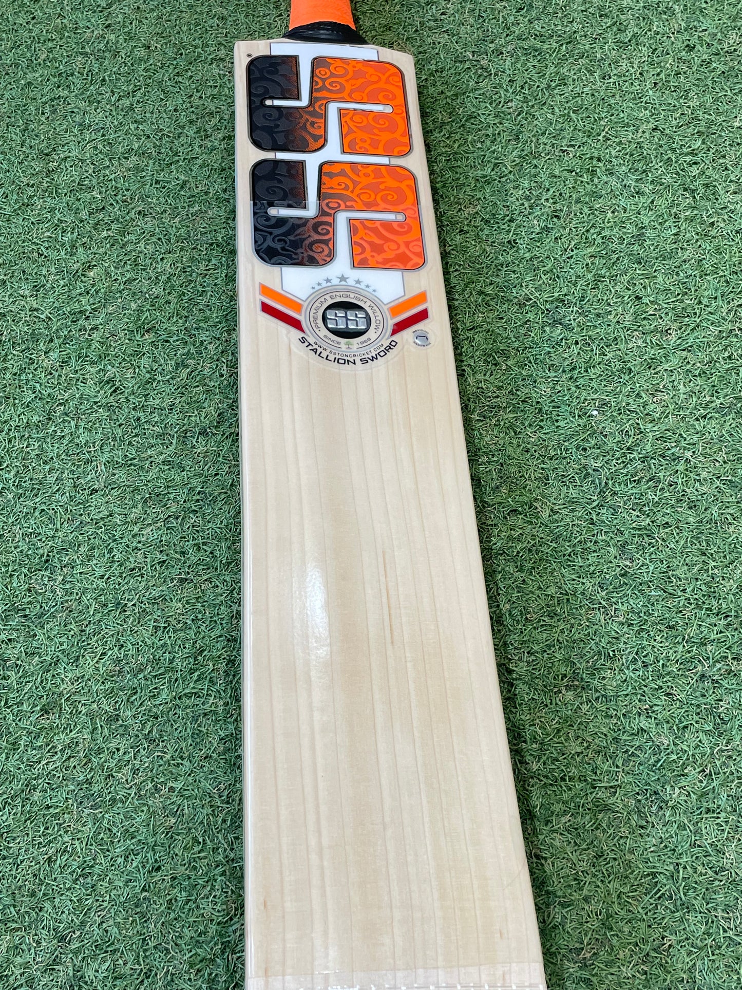 SS Ton Stallion Sword Harrow Junior Size Cricket Bat (2lb 5oz)